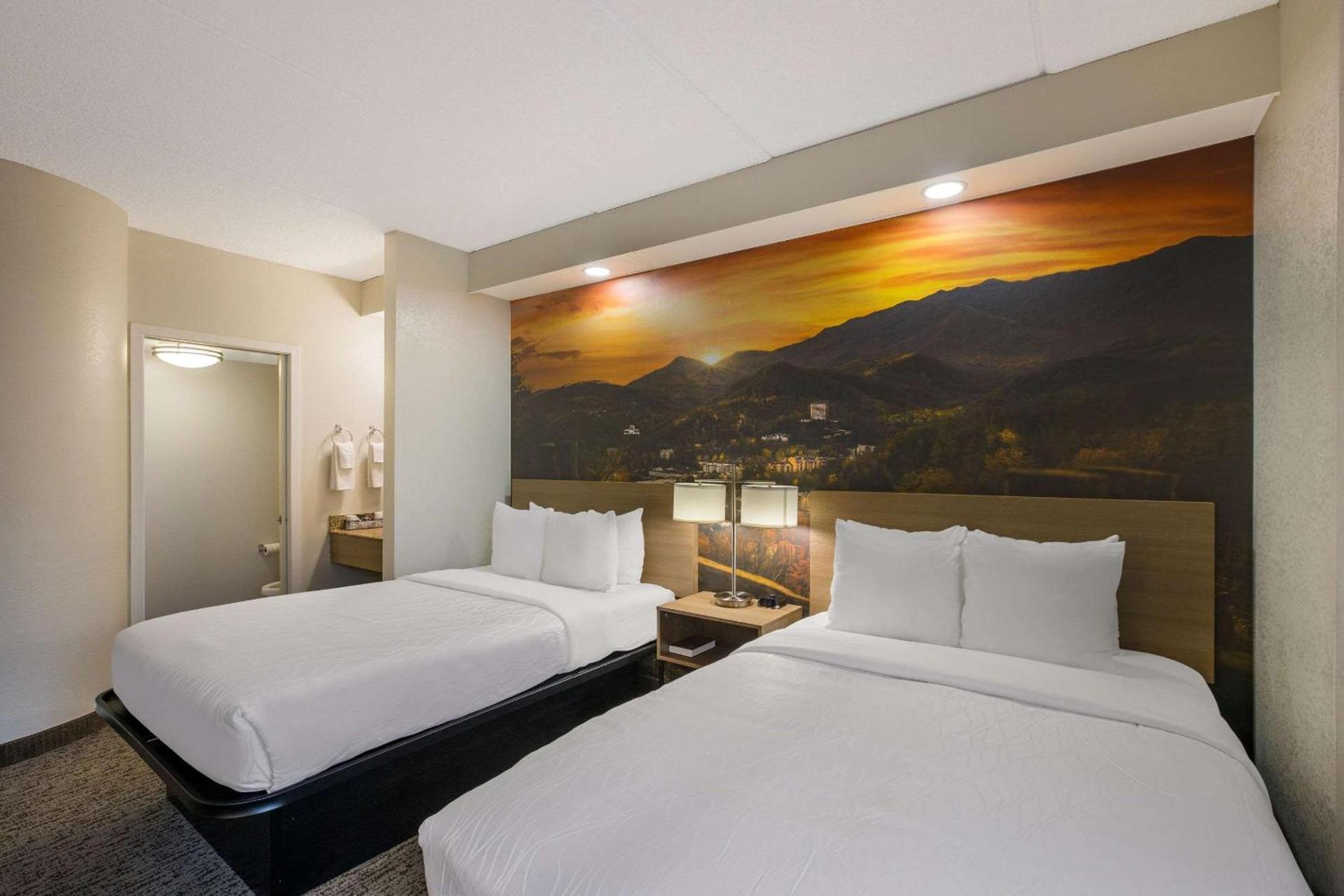 Clarion Pointe Sevierville-Pigeon Forge photo 16