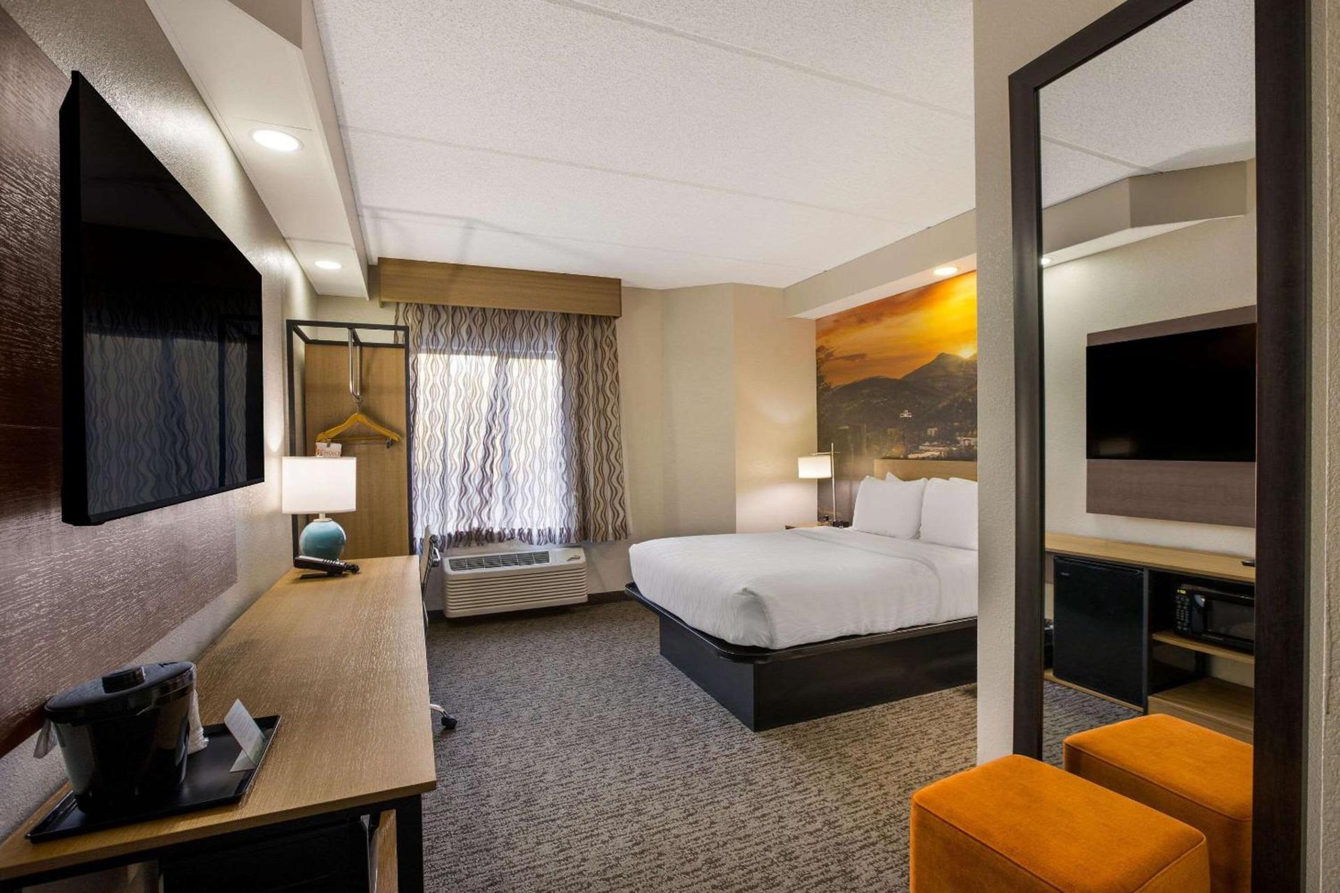 Clarion Pointe Sevierville-Pigeon Forge photo 19
