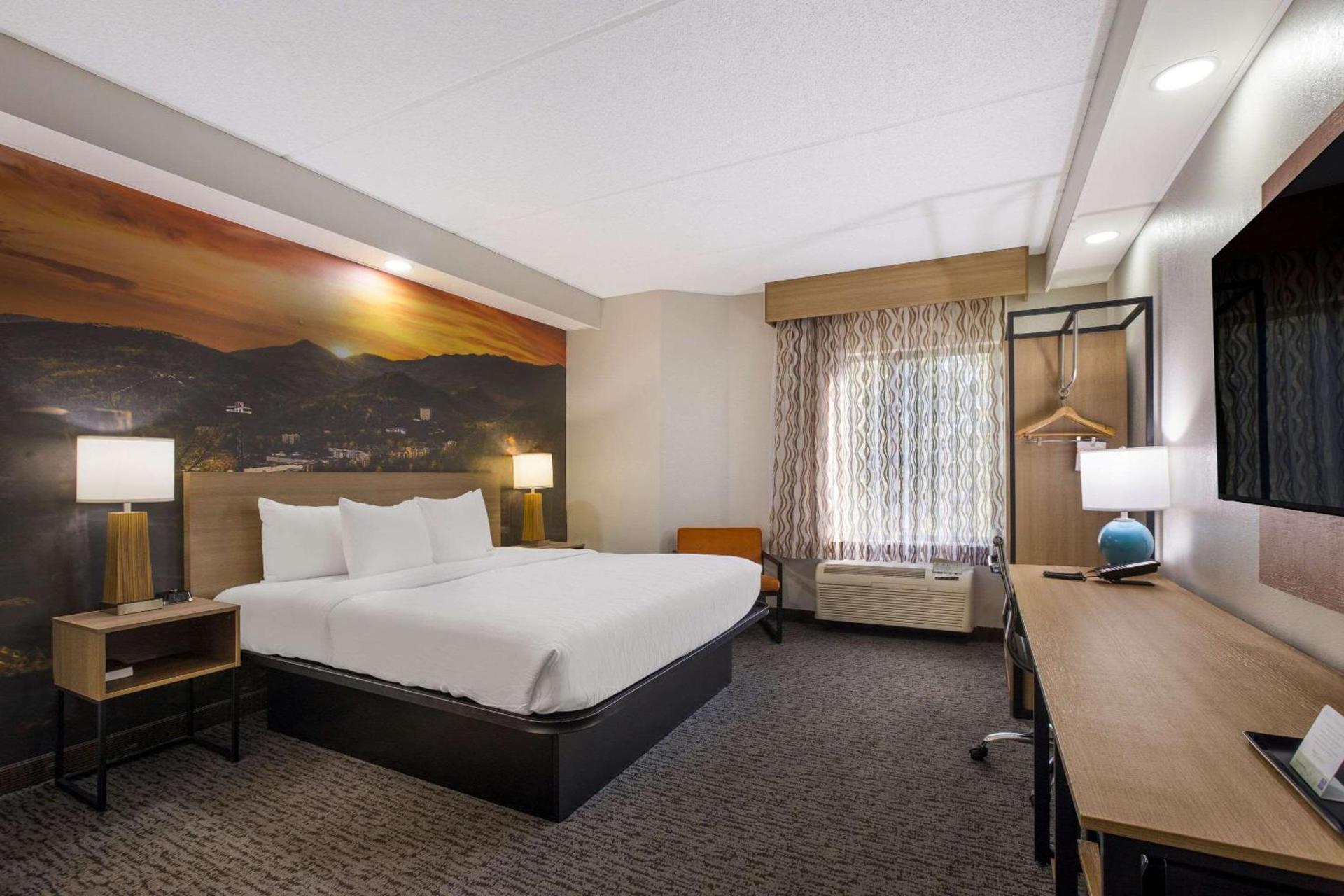 Clarion Pointe Sevierville-Pigeon Forge photo 22