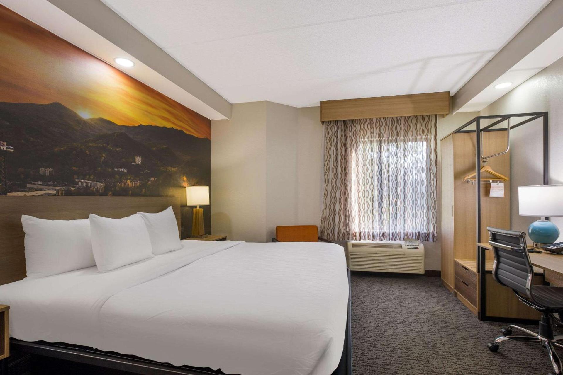 Clarion Pointe Sevierville-Pigeon Forge photo 23