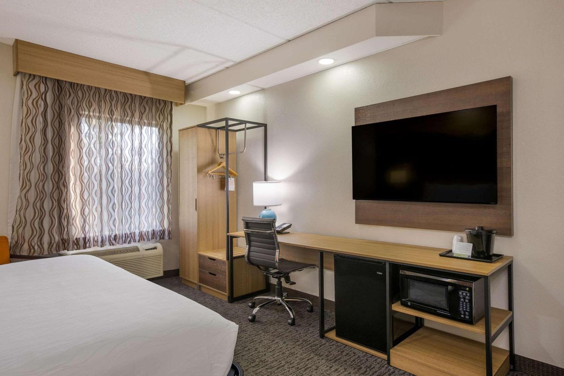 Clarion Pointe Sevierville-Pigeon Forge photo 26