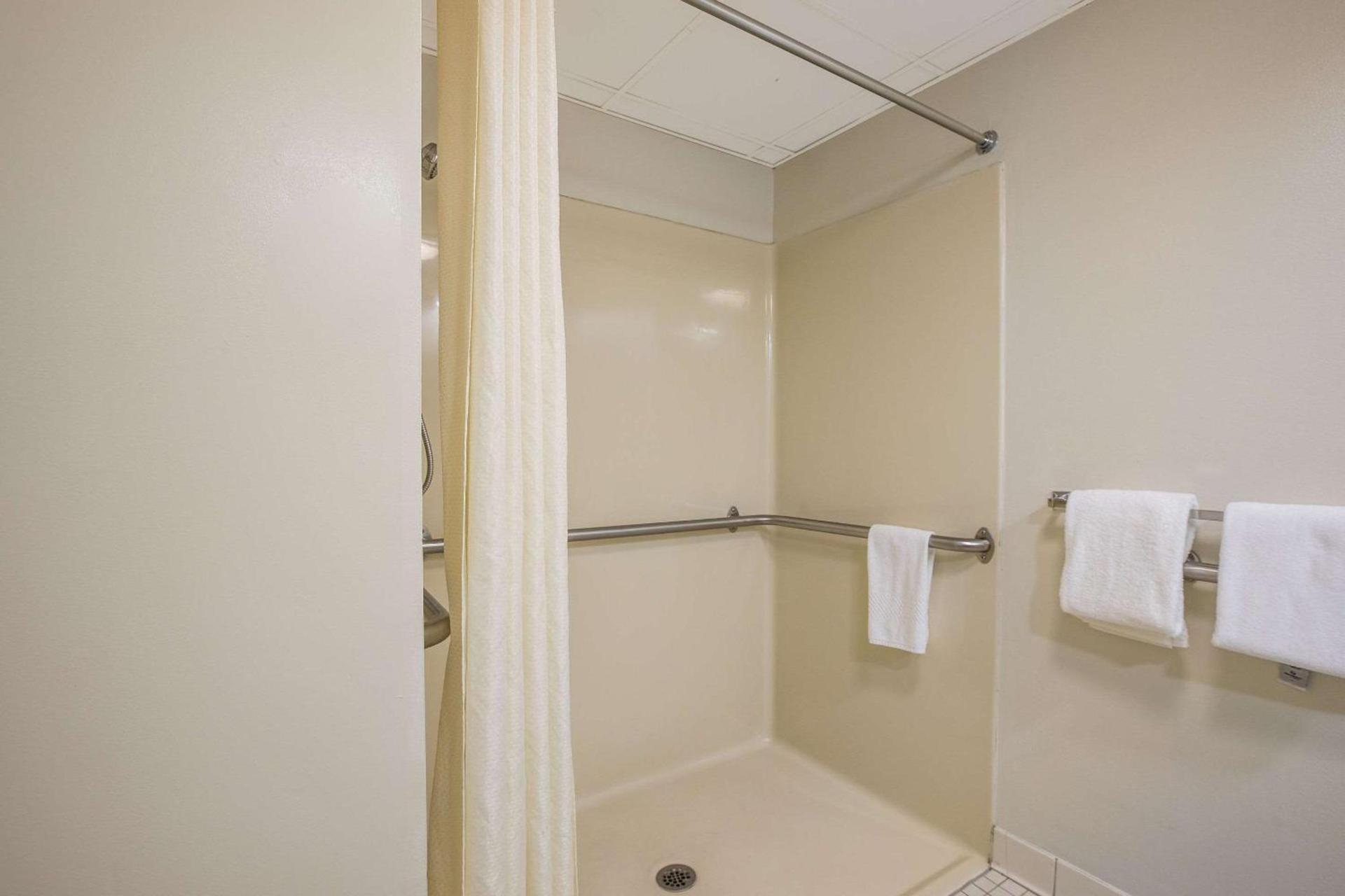 Clarion Pointe Sevierville-Pigeon Forge photo 29