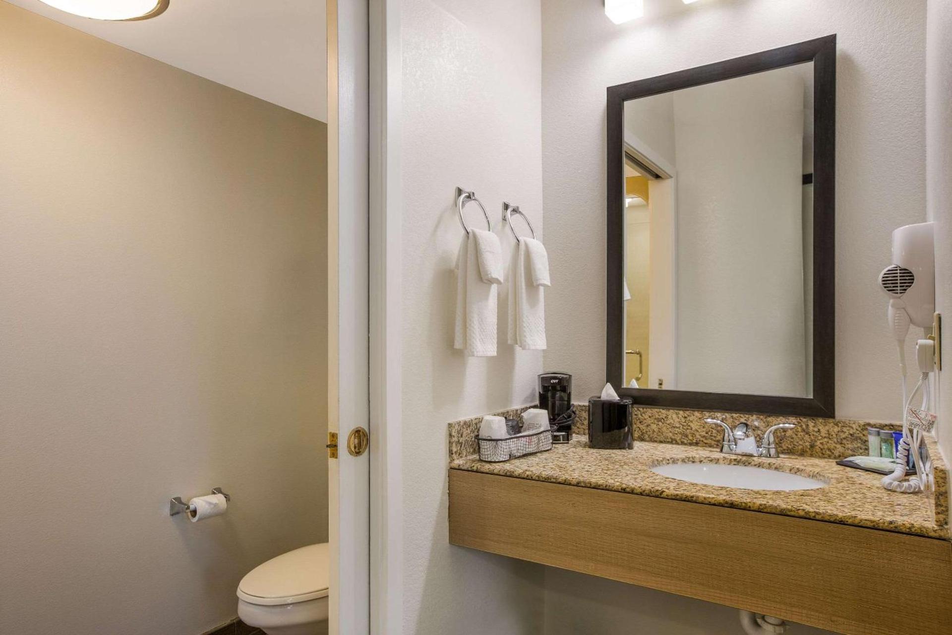 Clarion Pointe Sevierville-Pigeon Forge photo 31
