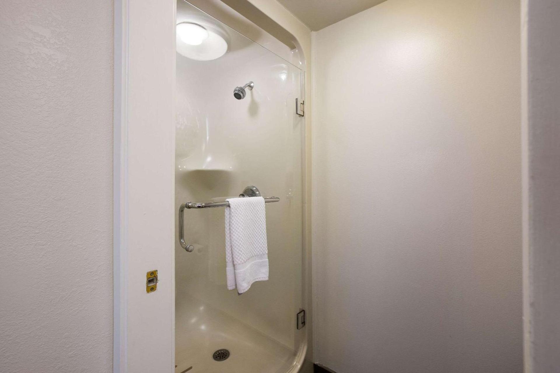 Clarion Pointe Sevierville-Pigeon Forge photo 32