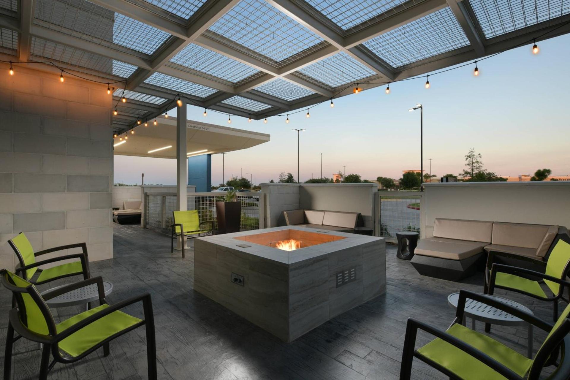 SpringHill Suites by Marriott Texas City photo 25