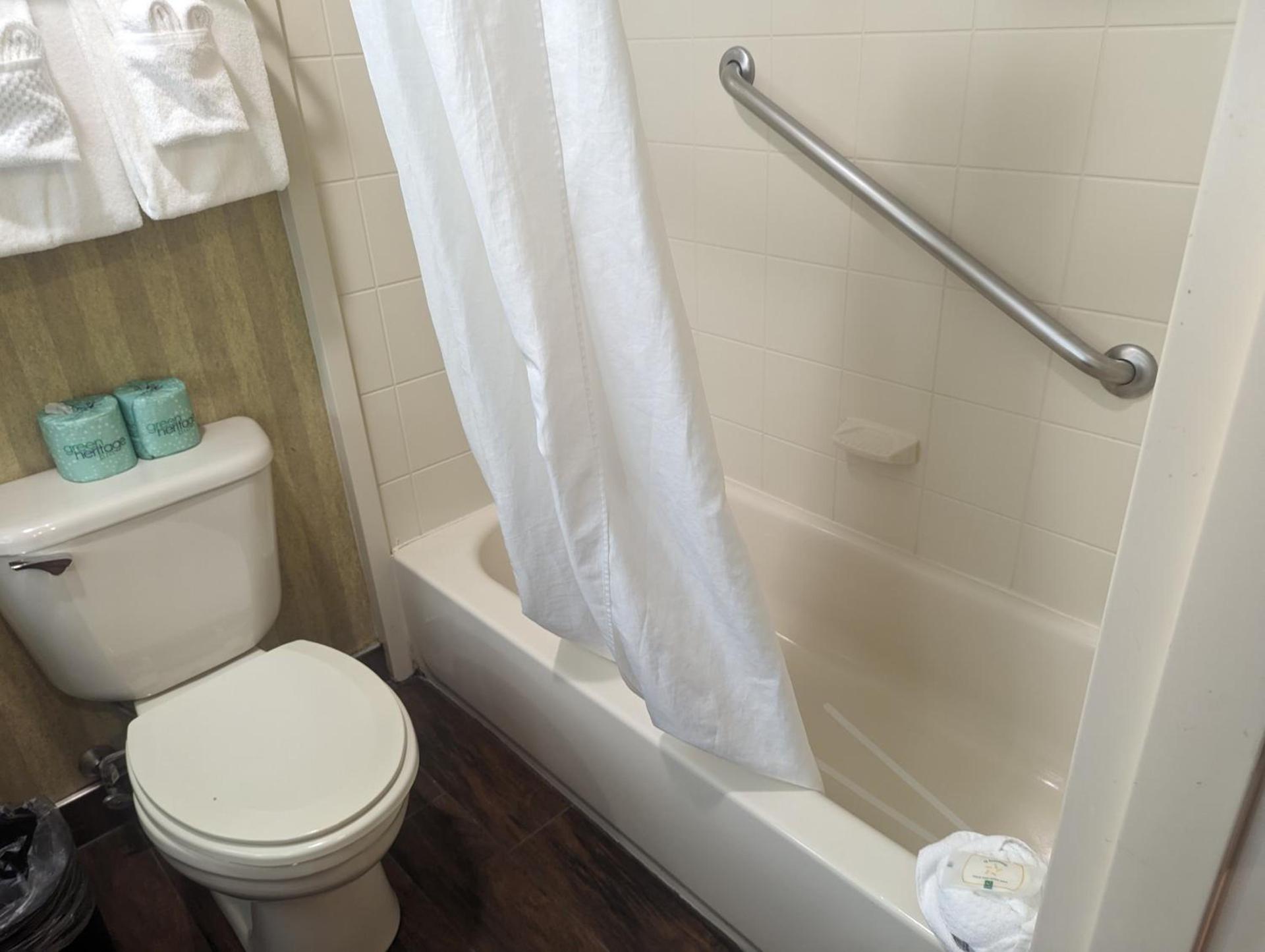 Quality Inn & Suites Northampton - Amherst photo 45