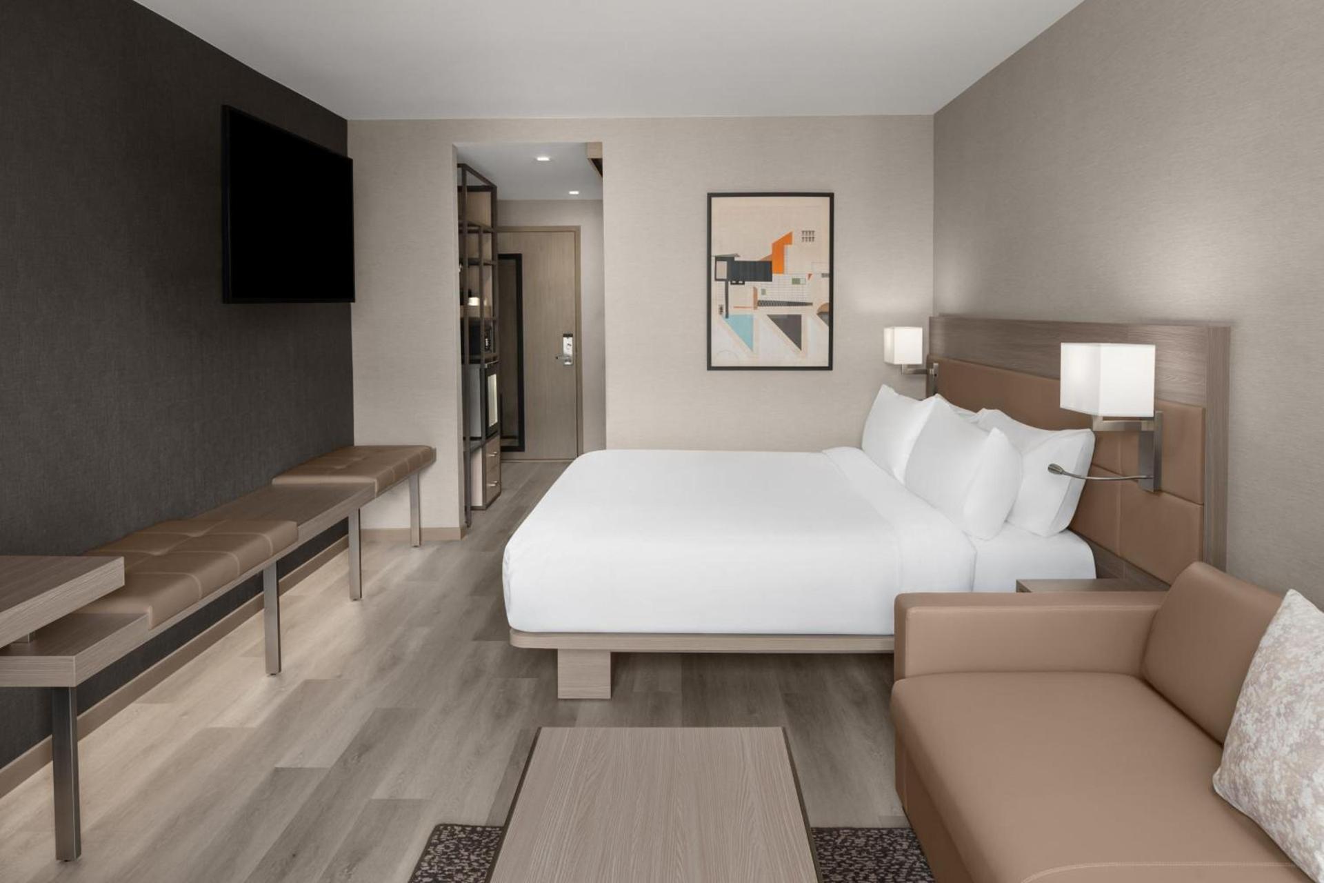 AC Hotel by Marriott Lansing University Area photo 31