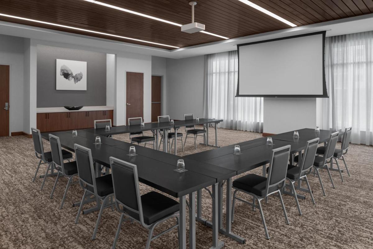 AC Hotel by Marriott Lansing University Area photo 63