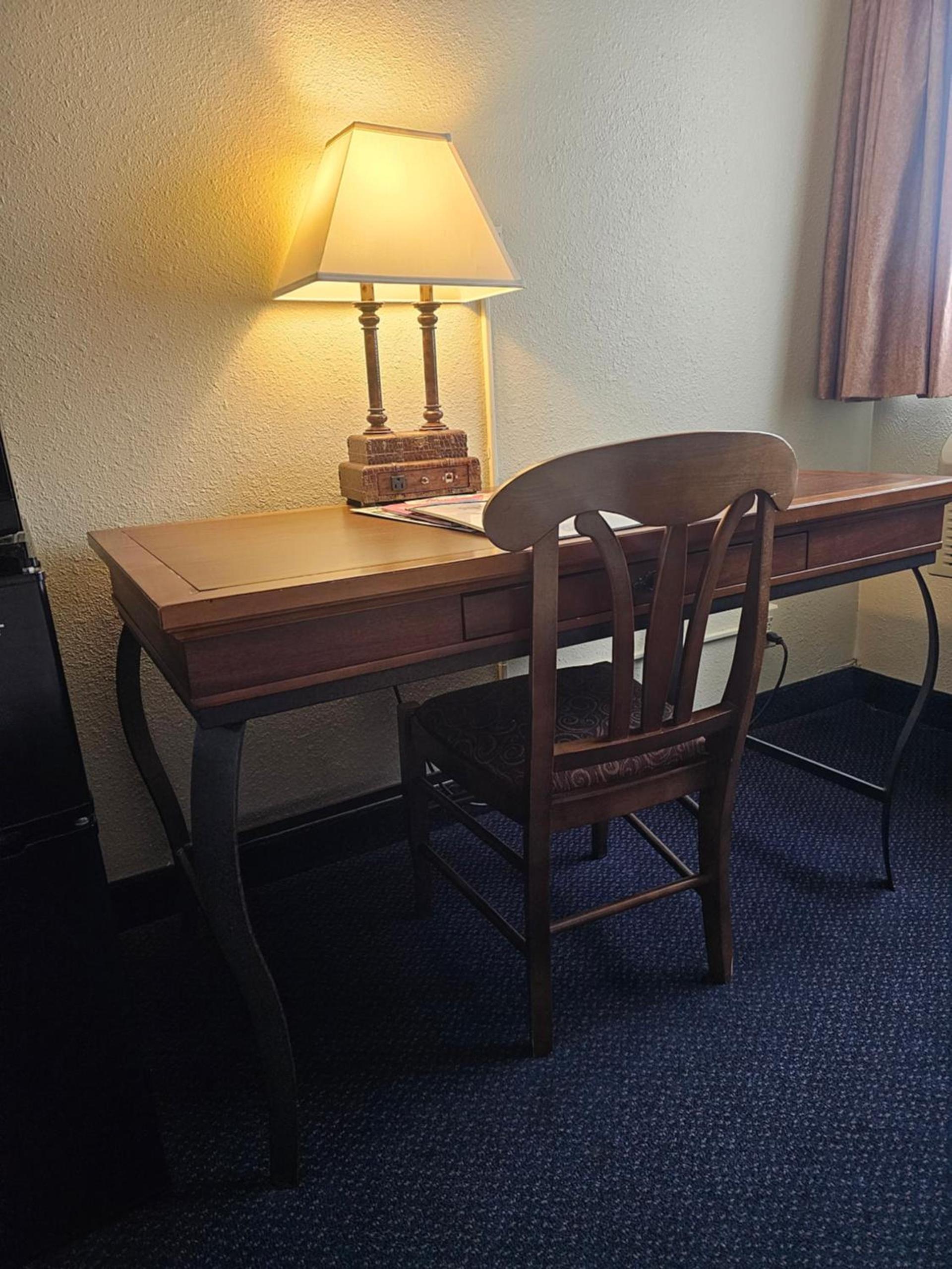 Broadway Inn Conference Center photo 40
