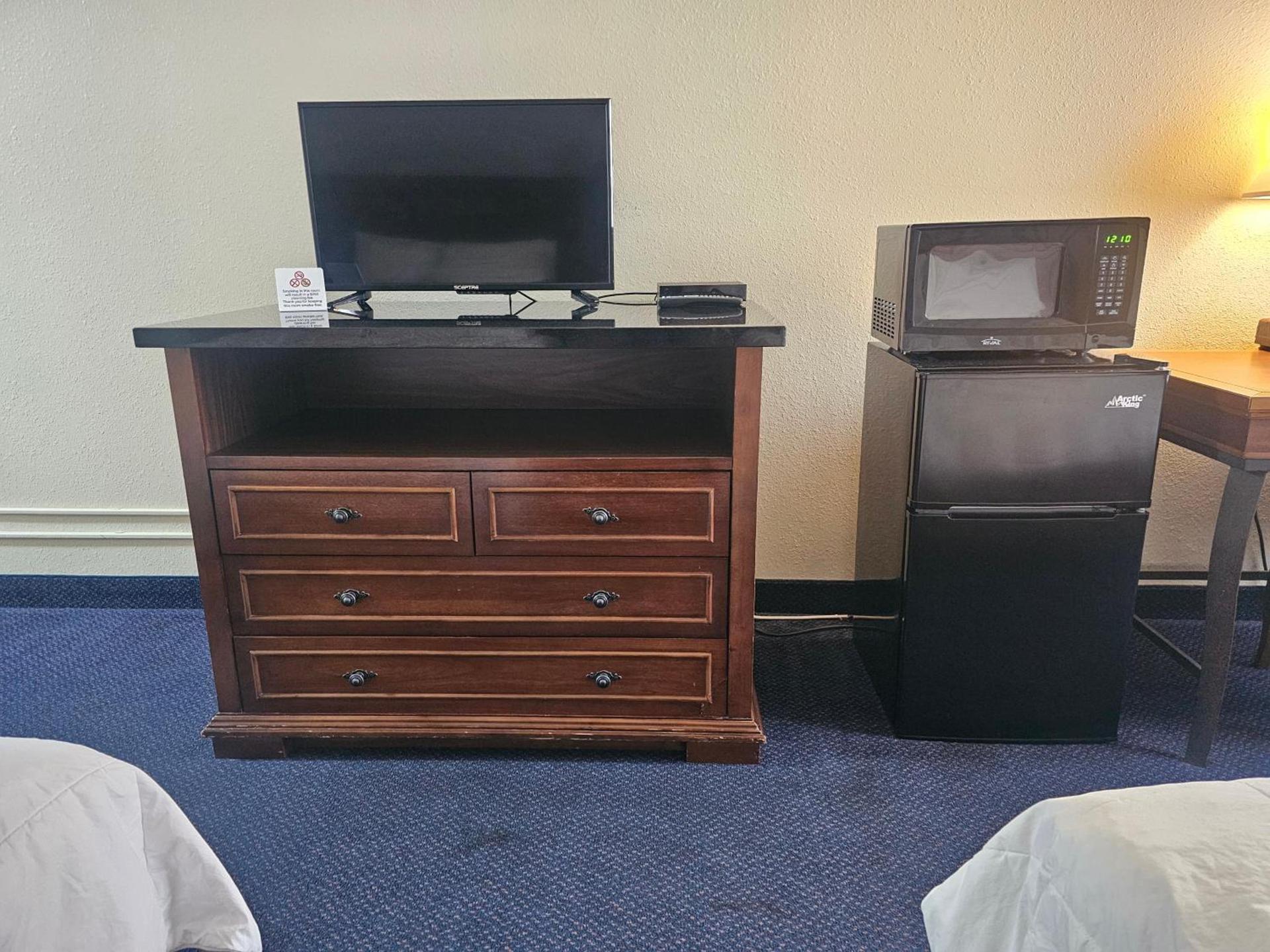 Broadway Inn Conference Center photo 41