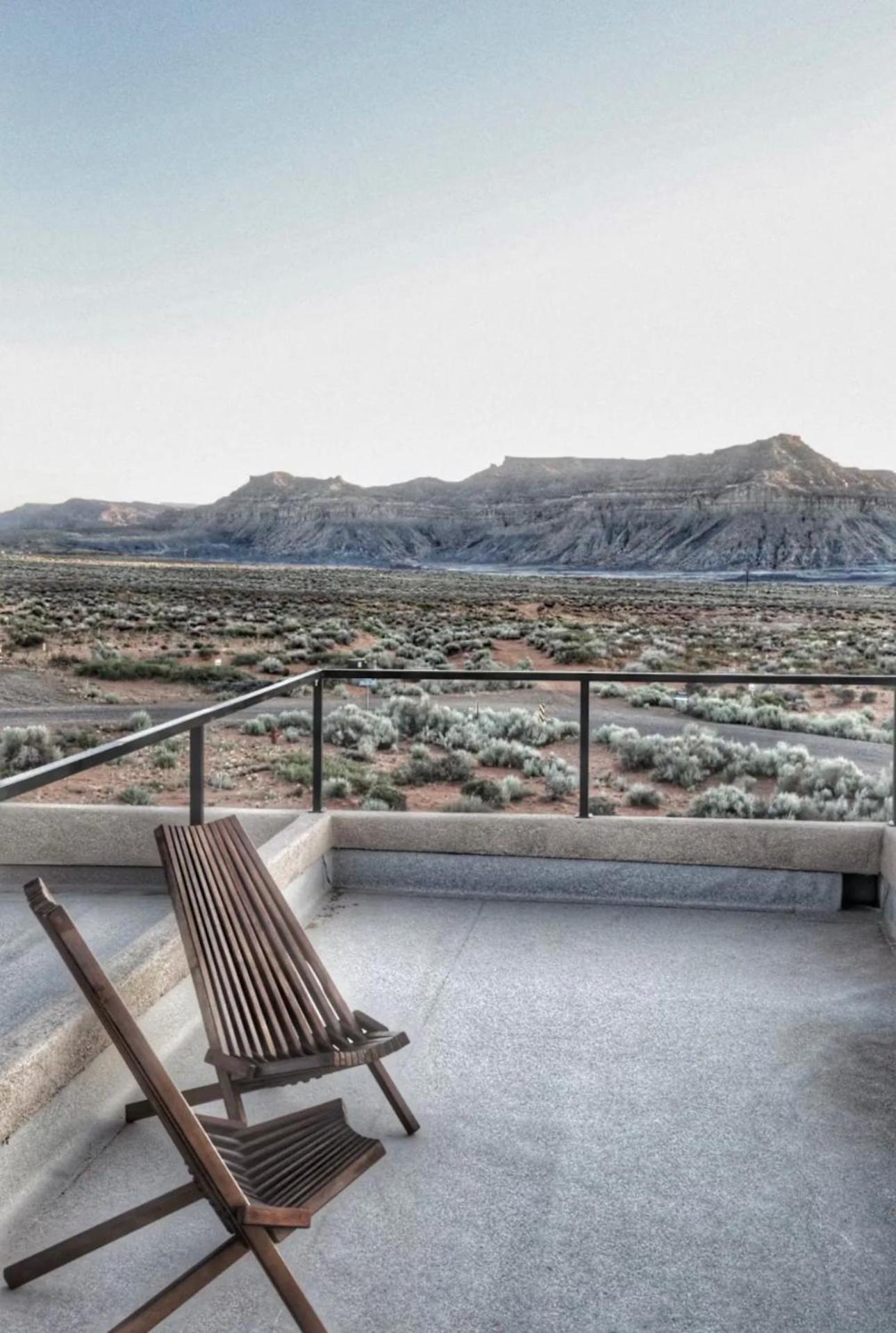 Canyon Oasis suite with Grand Mesa view photo 2