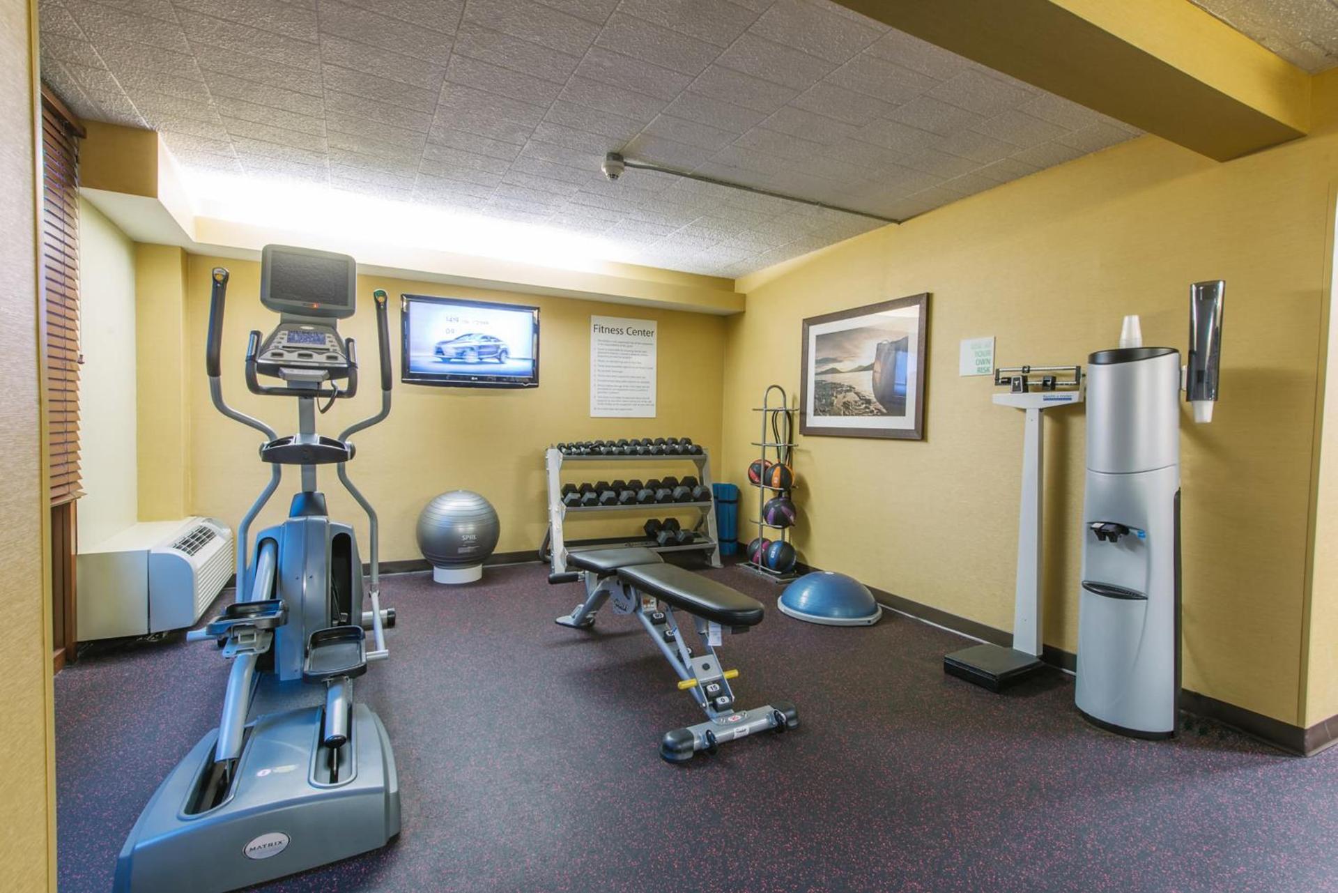 Hotel MTK Mount Kisco photo 13