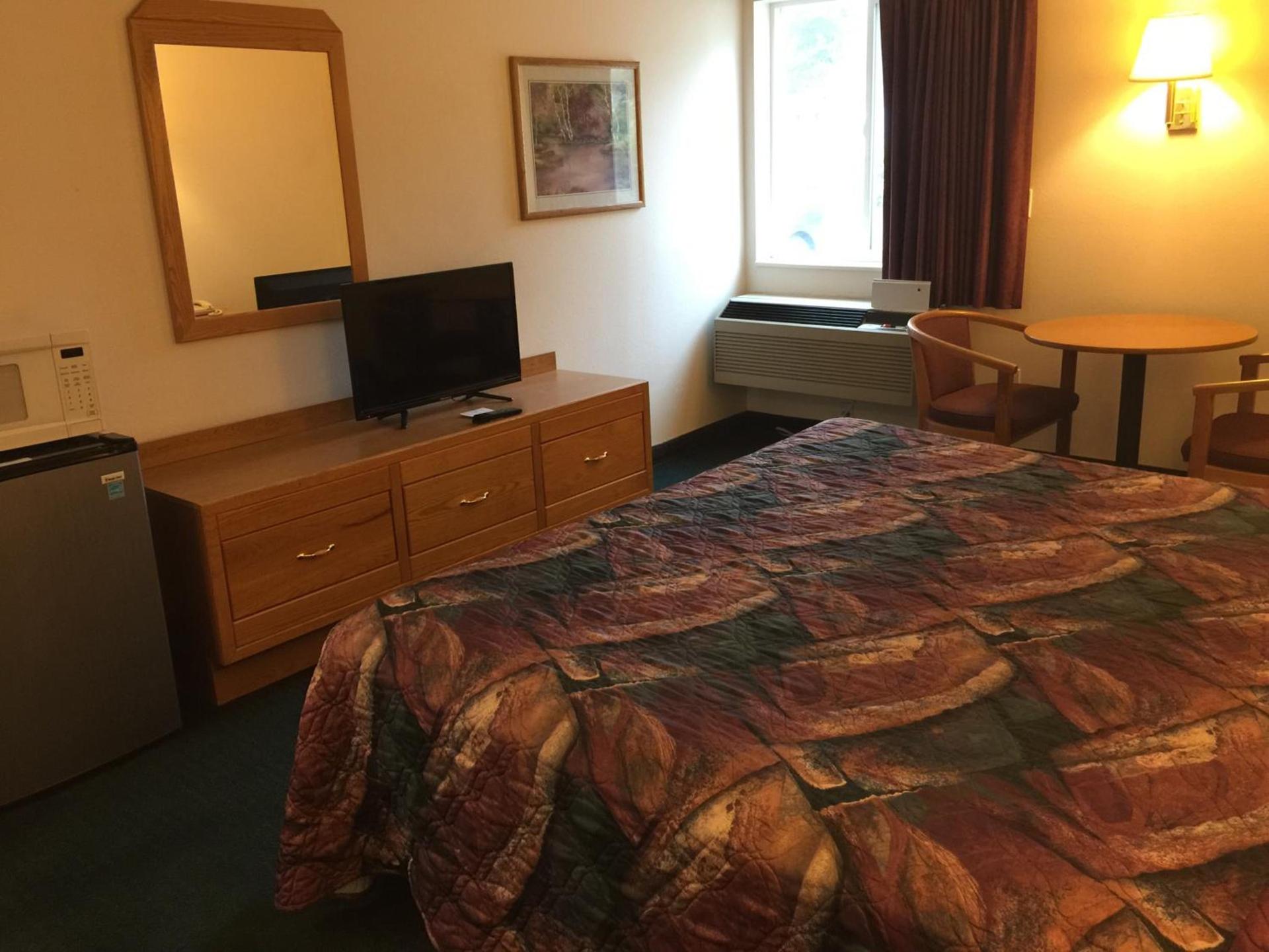 Economy Inn & Suites photo 3