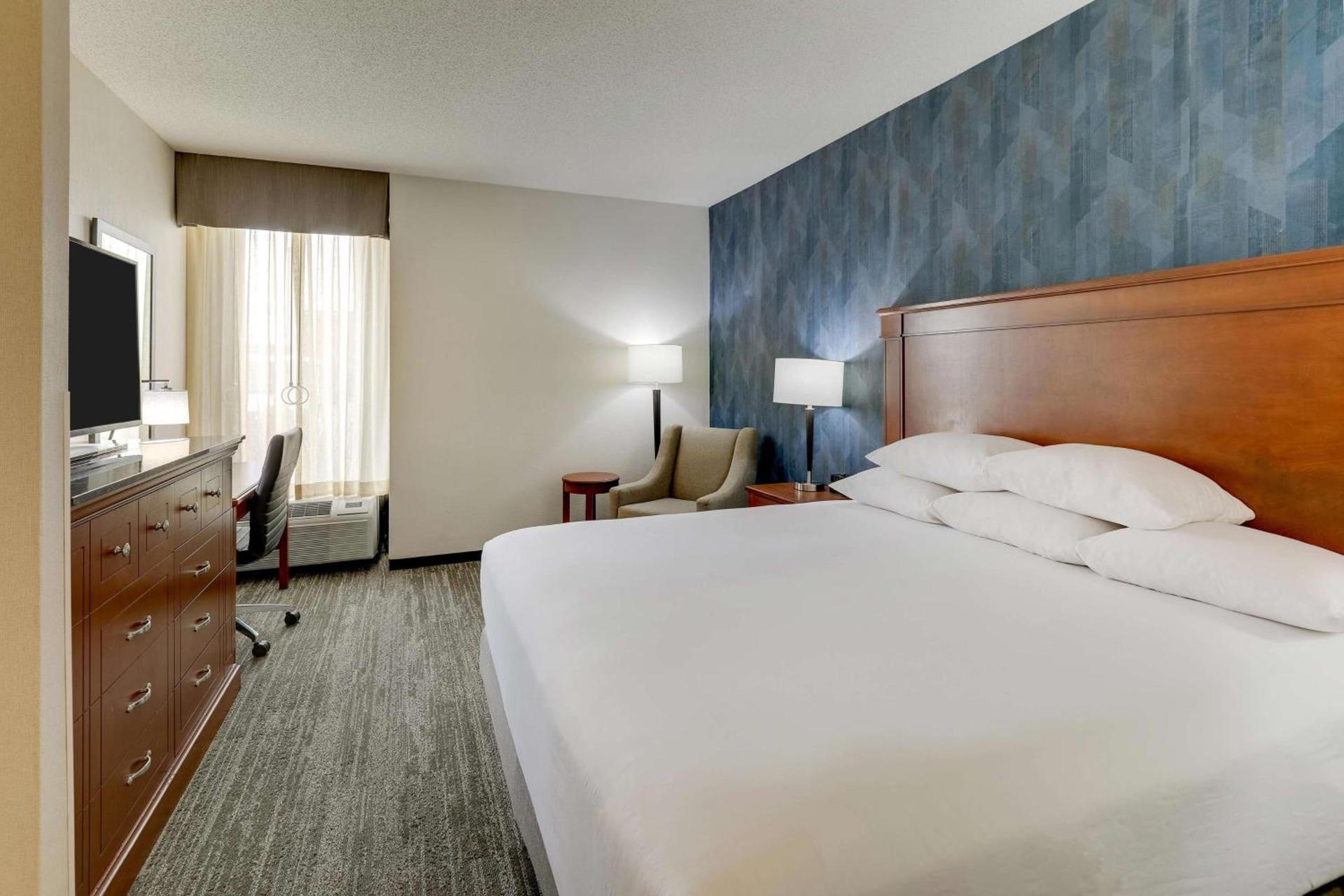 Drury Inn & Suites St. Louis St. Peters photo 13
