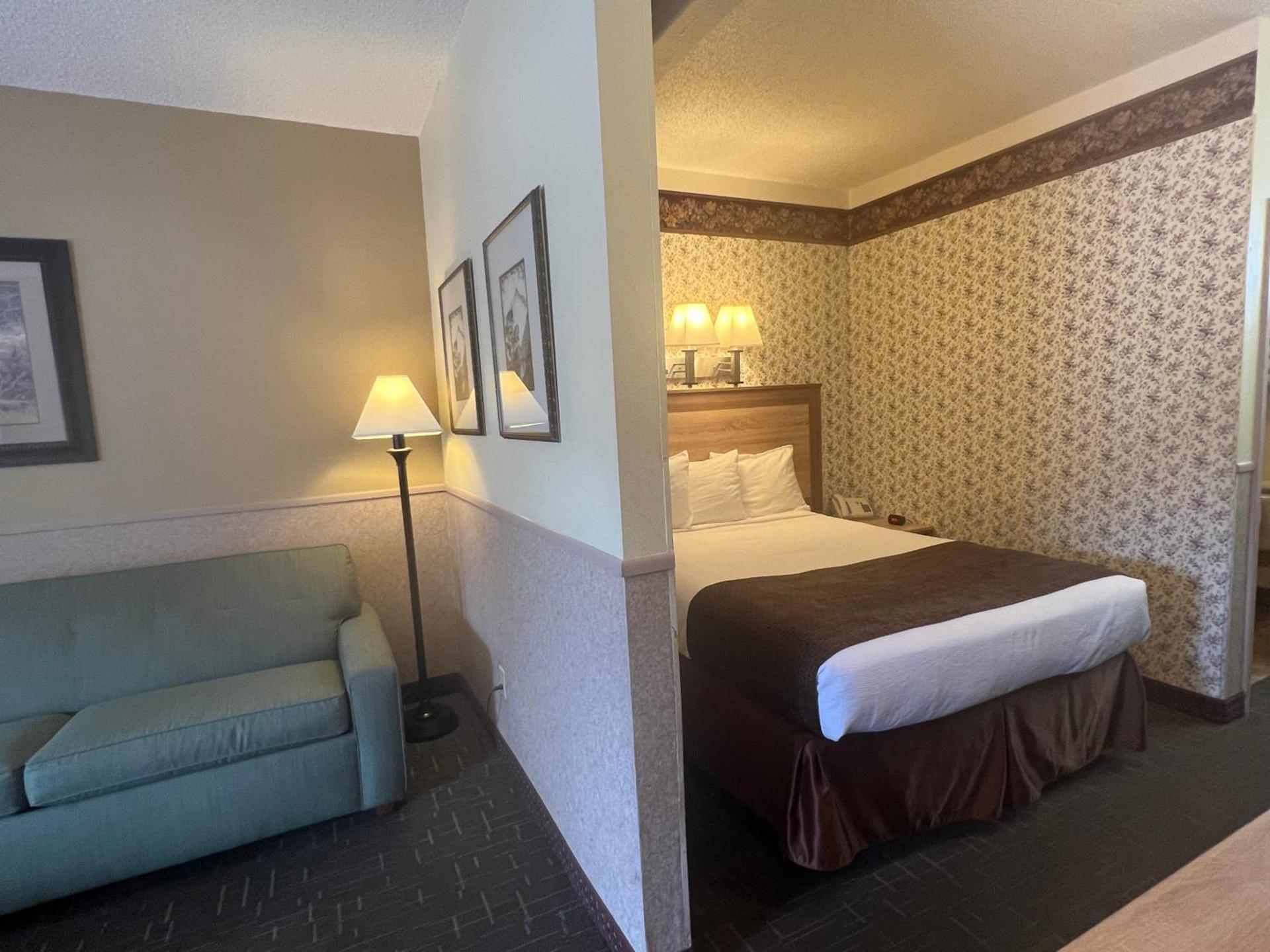 Silver Spruce Inn photo 15