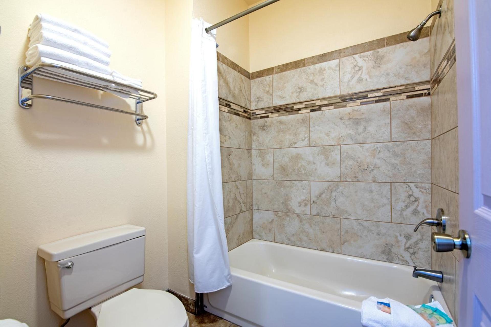 Silver Spruce Inn photo 27