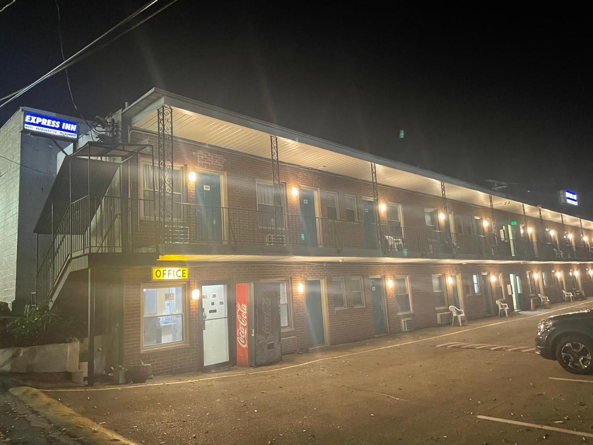 Express Inn photo 3