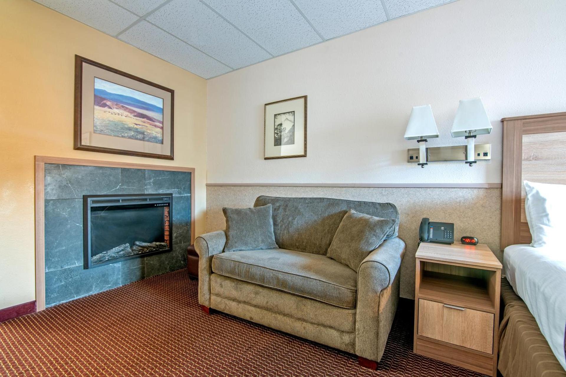 Silver Spruce Inn photo 31