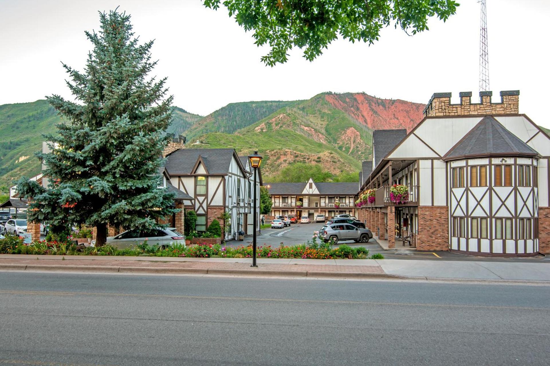 Silver Spruce Inn photo 41