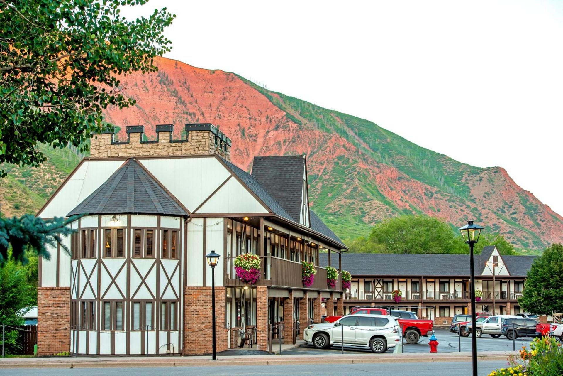 Silver Spruce Inn photo 42
