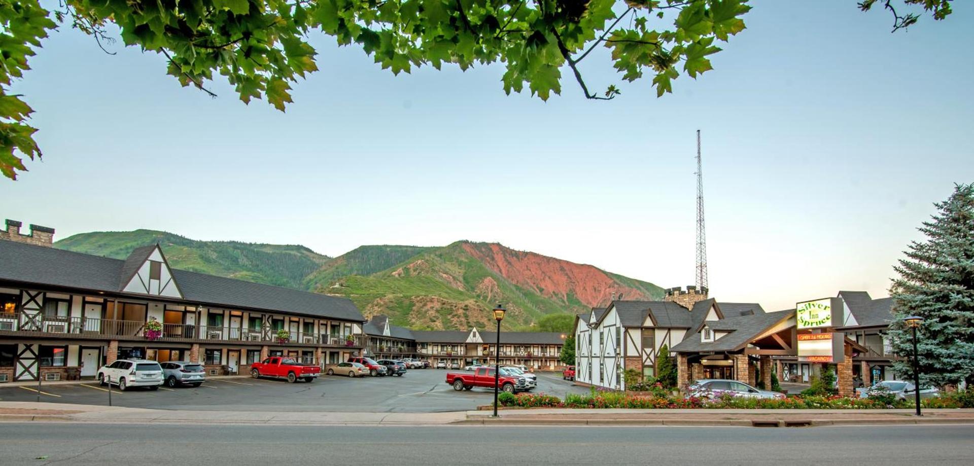Silver Spruce Inn photo 46