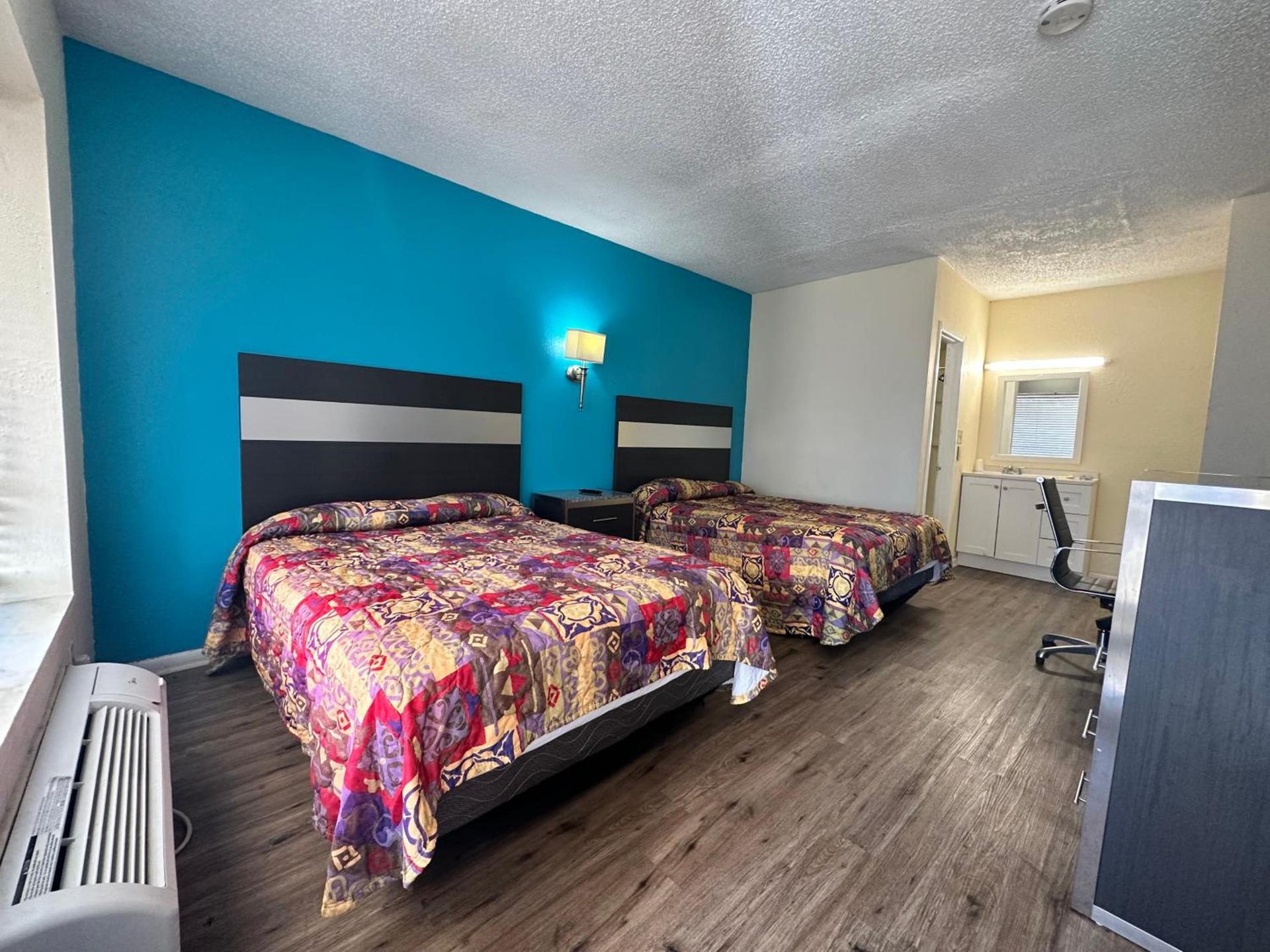 Economy Inn photo 8