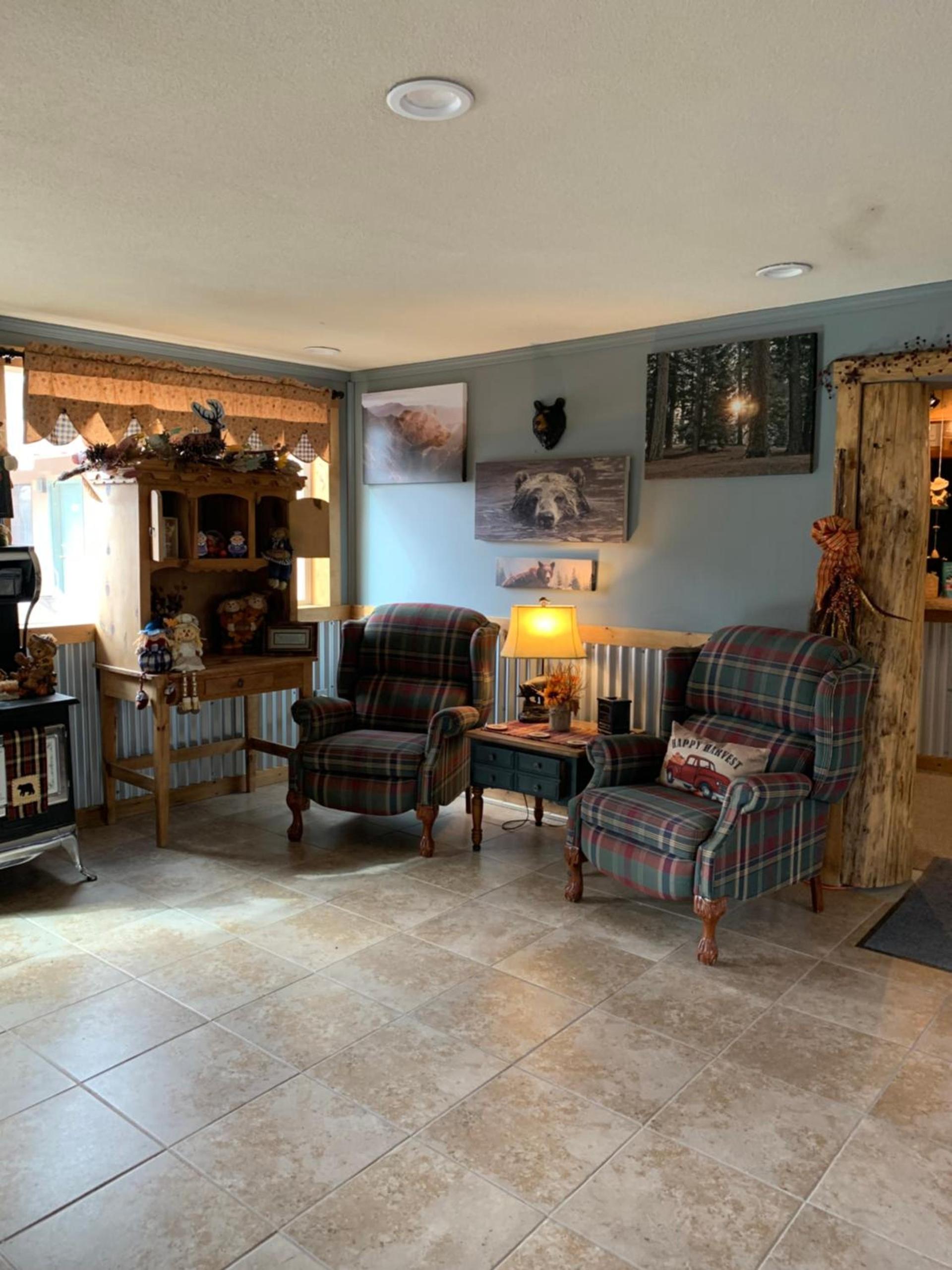 Down Home Lodge & Family RV Resort photo 20