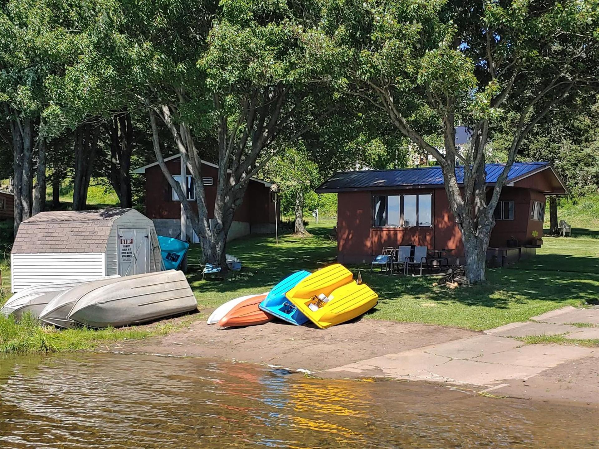 Lakeshore Motel Ice Lake photo 14