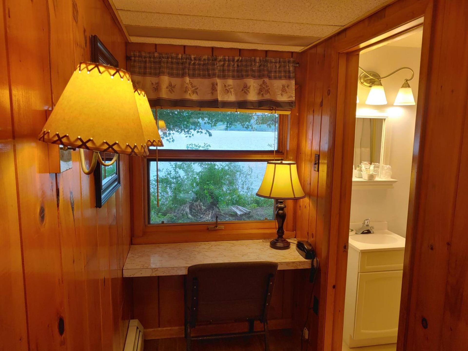 Lakeshore Motel Ice Lake photo 17