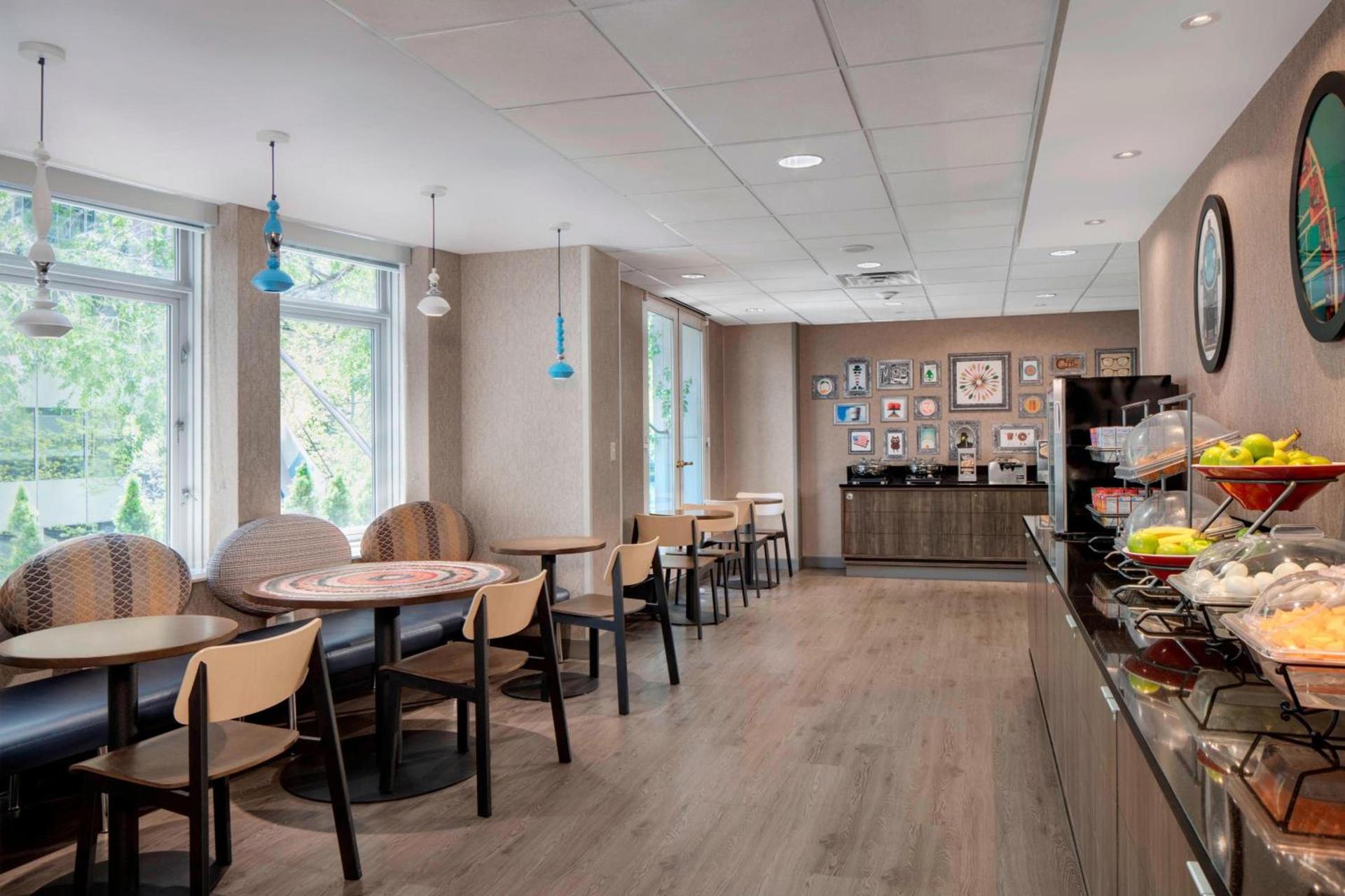 Fairfield Inn and Suites Chicago Downtown/ Magnificent Mile photo 12