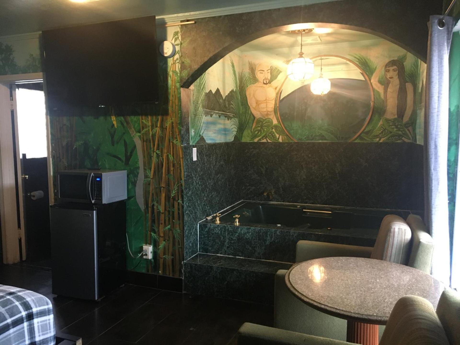 Desert Moon Motel photo 44