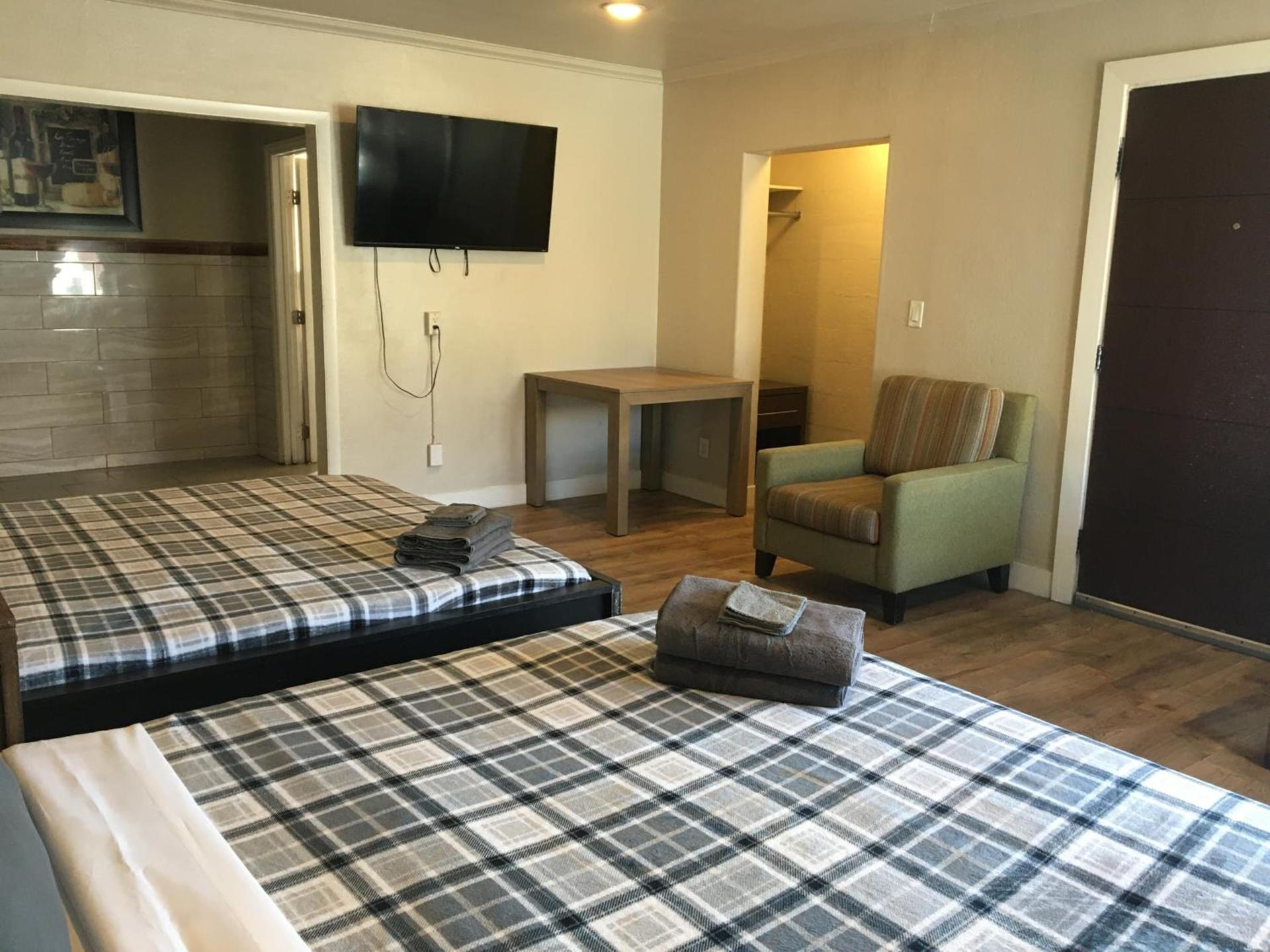 Desert Moon Motel photo 38