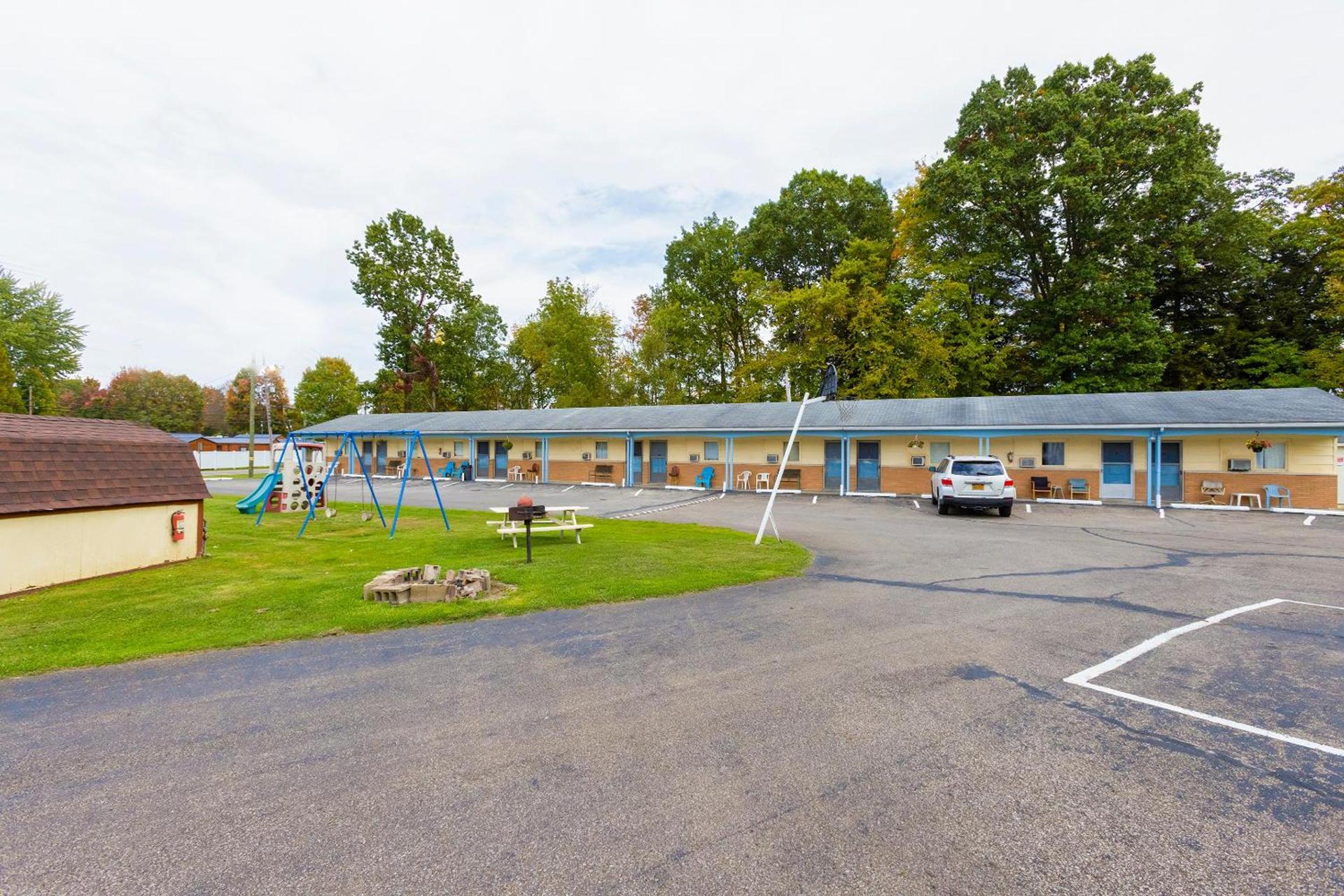 Parkside Motel by OYO Meadville Conneaut Lake photo 52