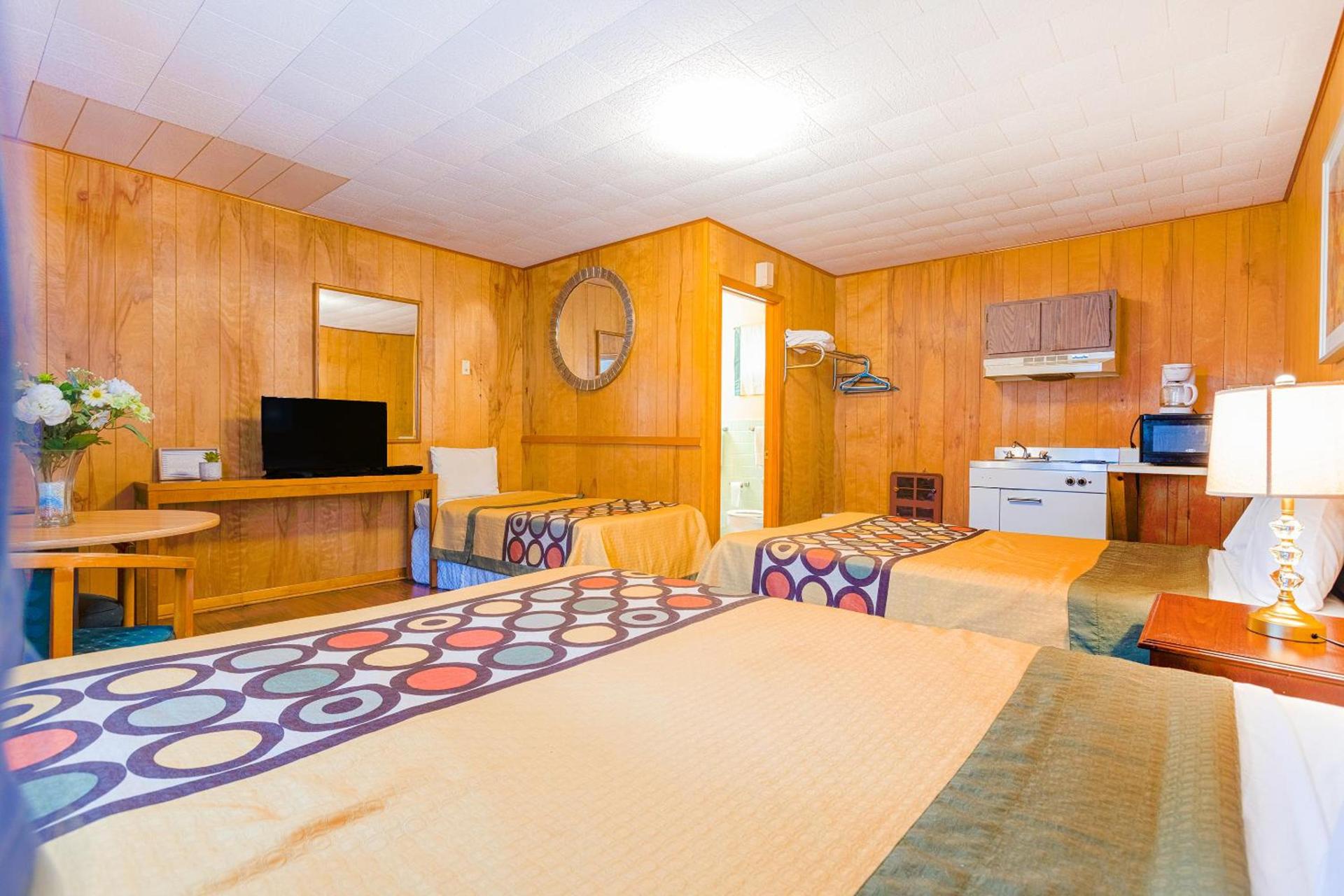 Parkside Motel by OYO Meadville Conneaut Lake photo 31
