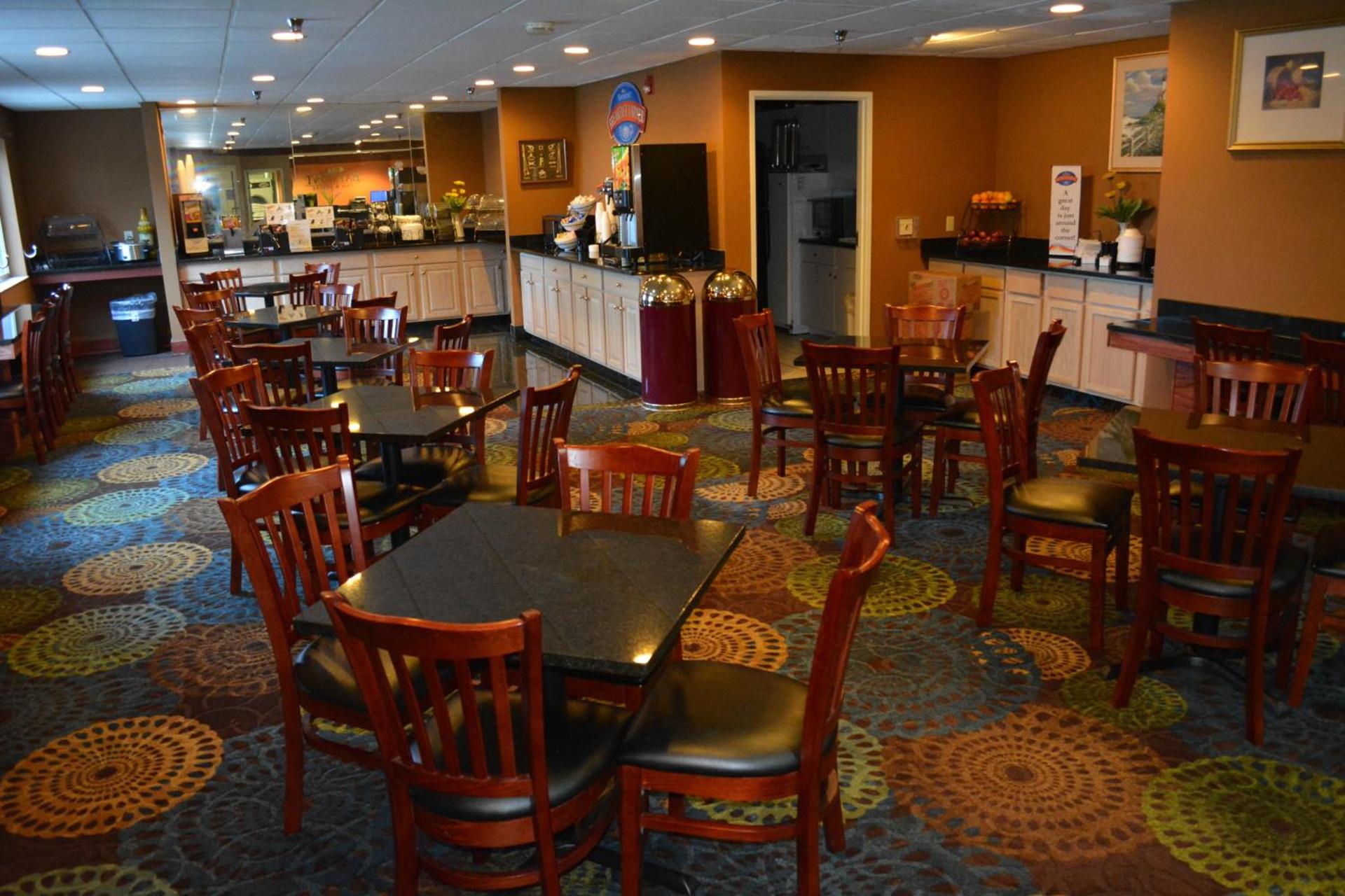 Baymont by Wyndham South Haven photo 24