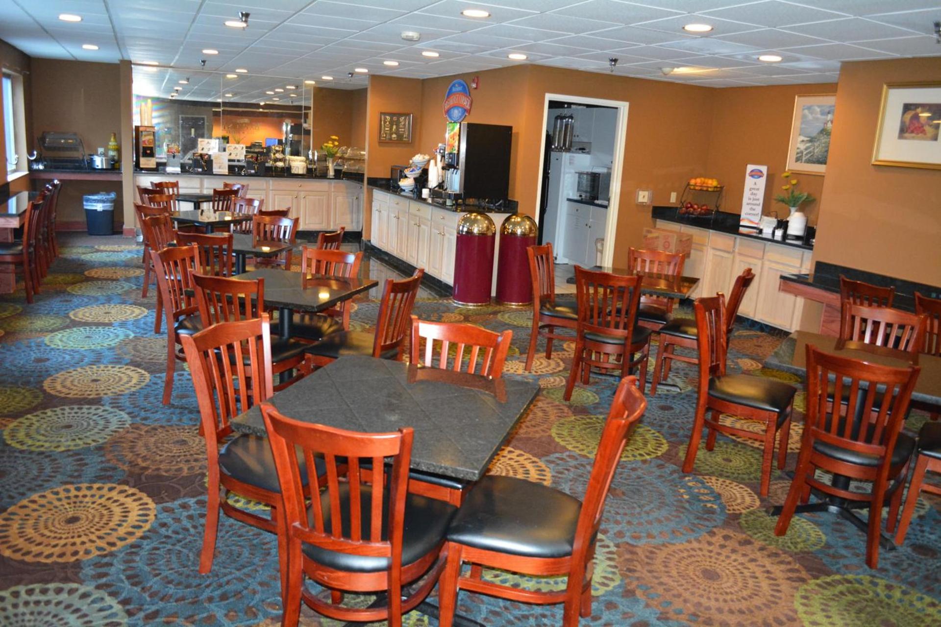 Baymont by Wyndham South Haven photo 21