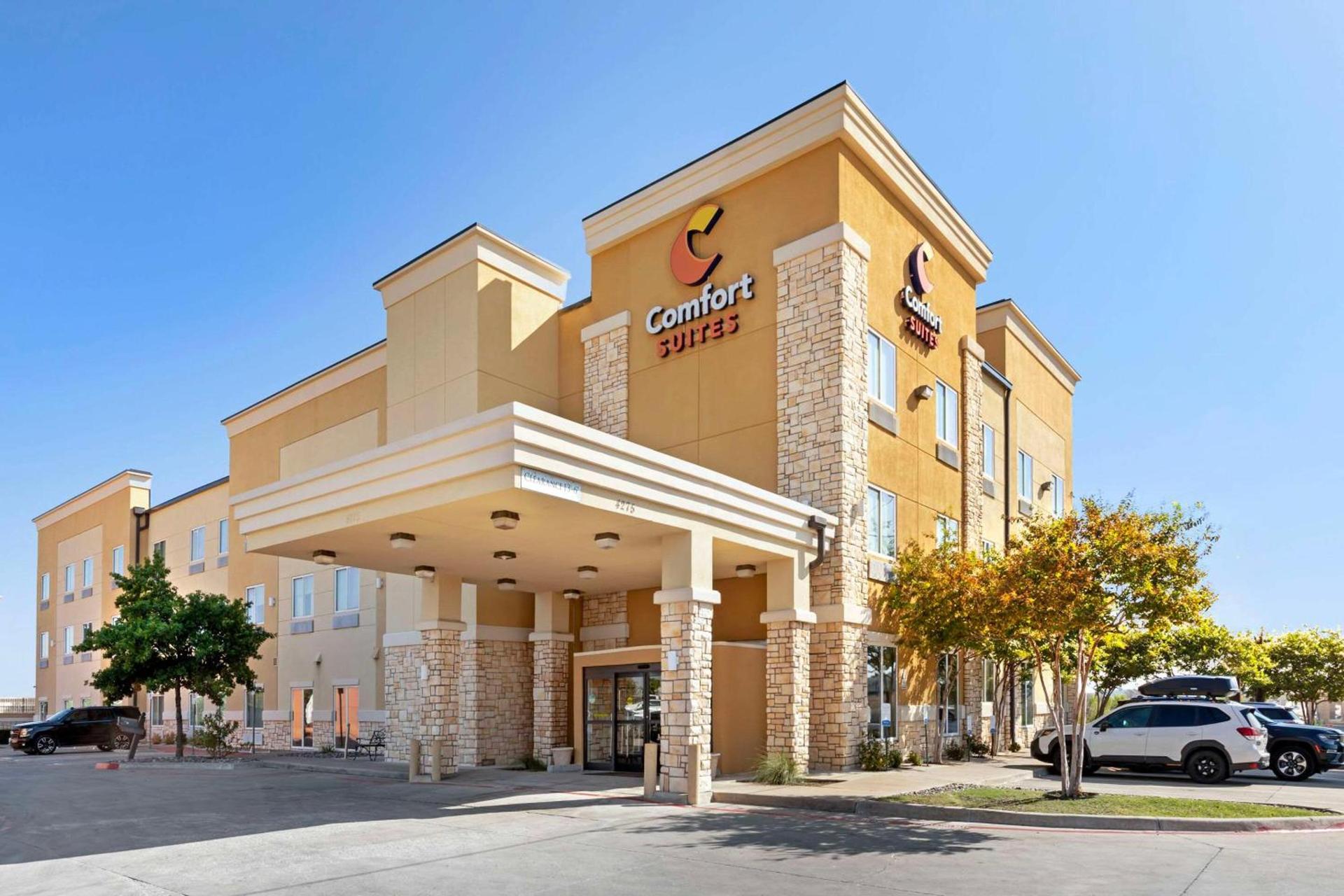 Comfort Suites West Dallas - Cockrell Hill photo 2