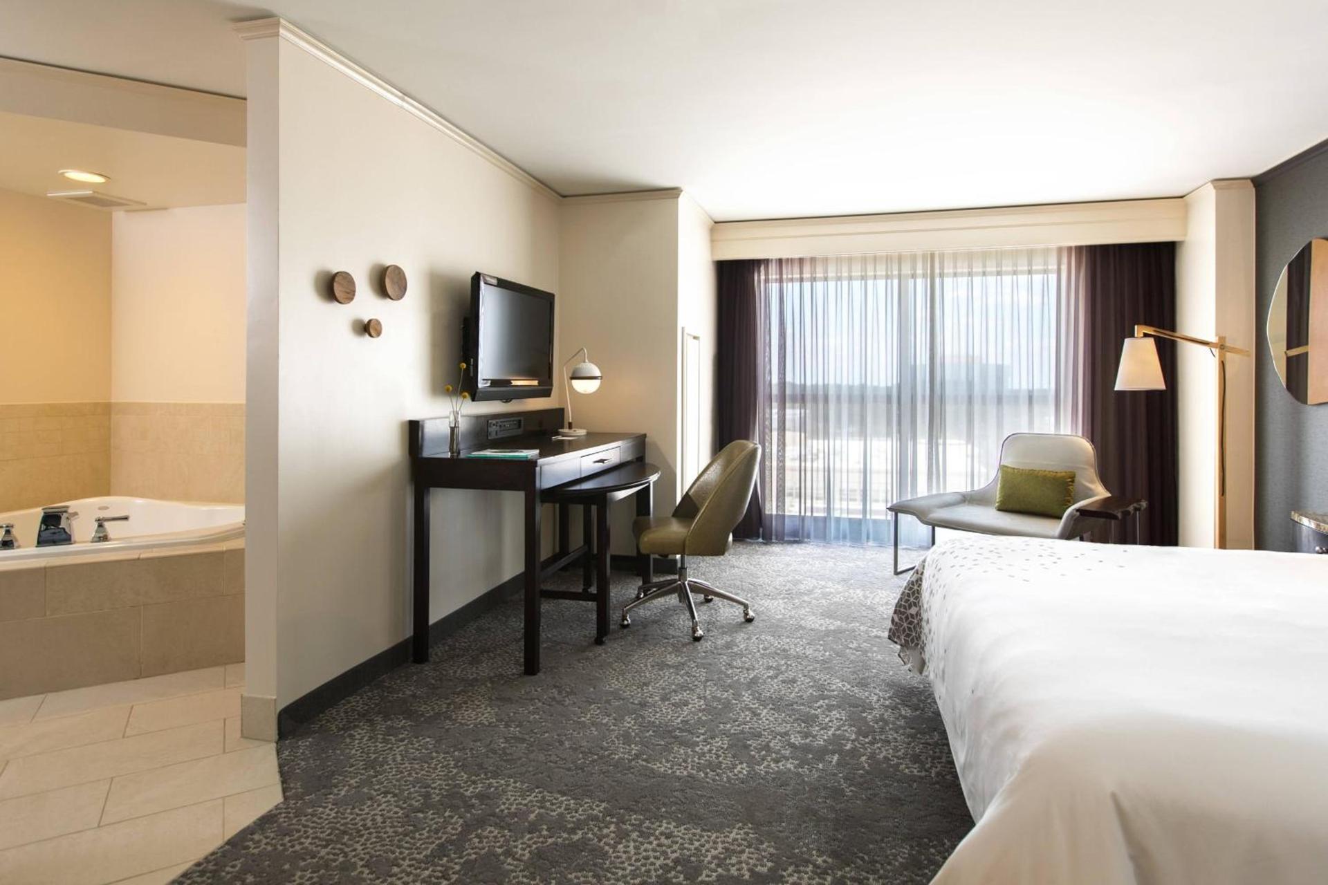 Renaissance Raleigh North Hills Hotel photo 32