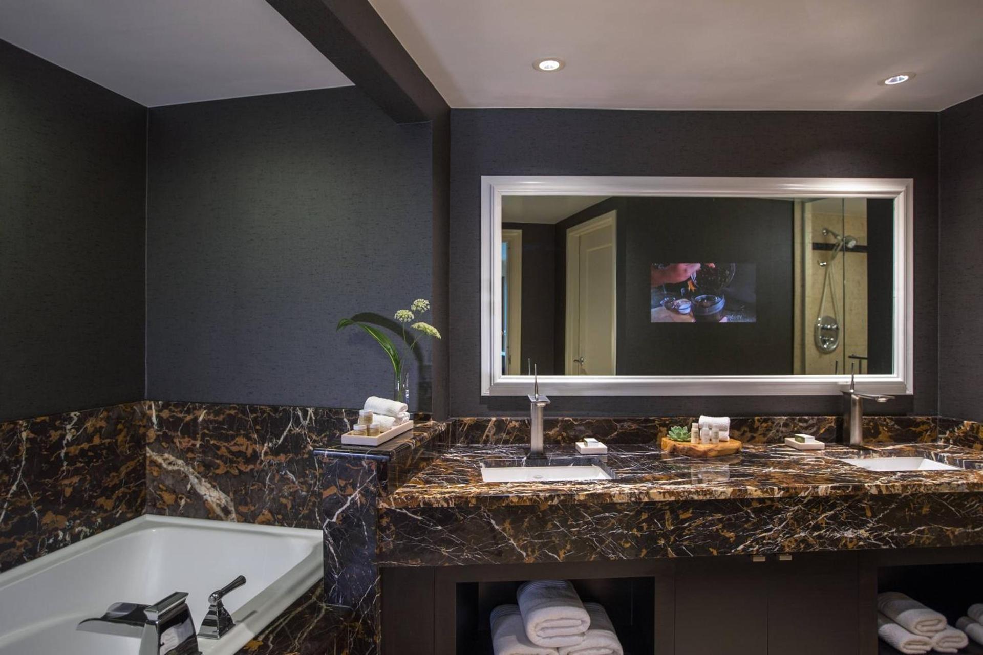 Renaissance Raleigh North Hills Hotel photo 4