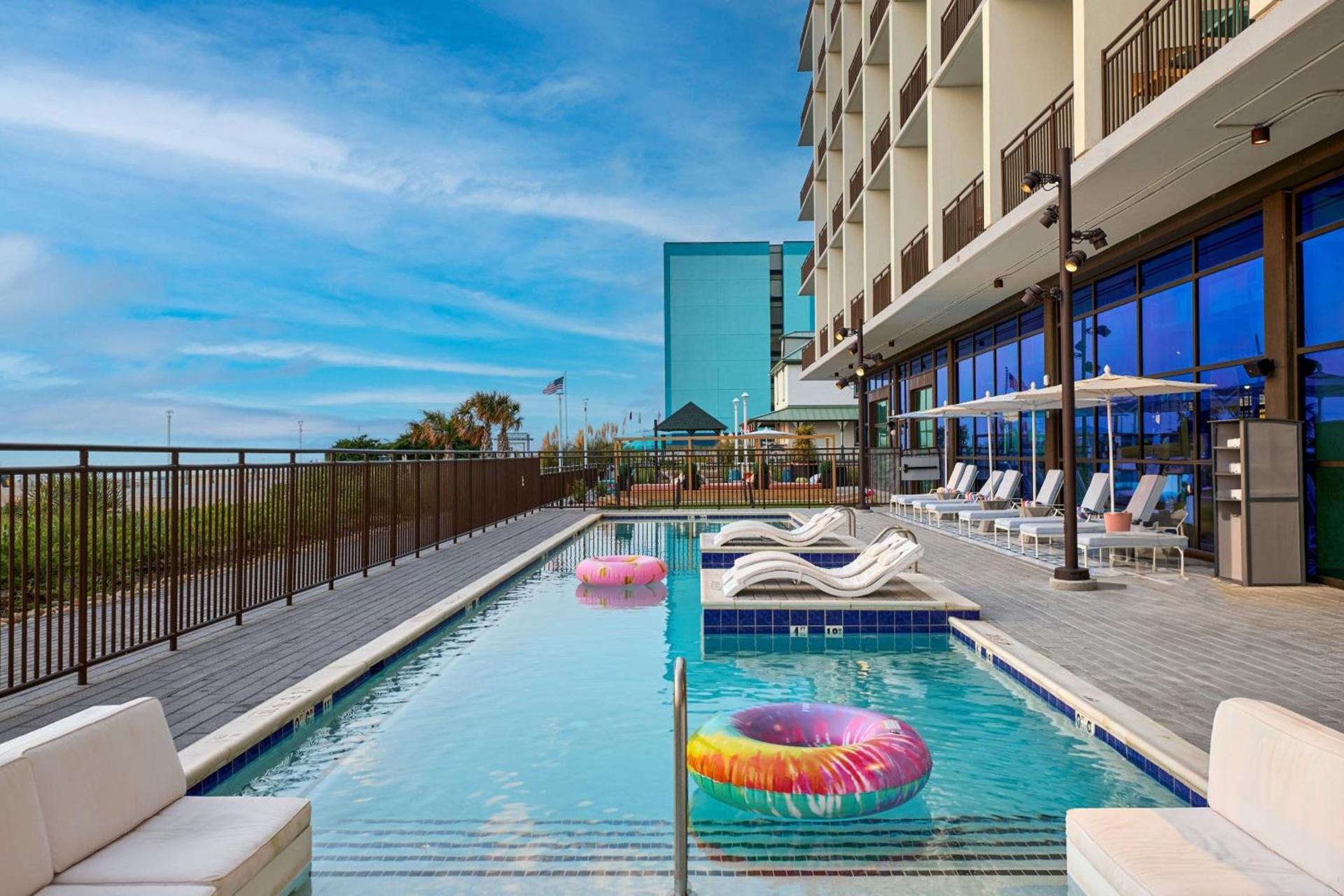 Moxy Virginia Beach Oceanfront photo 46