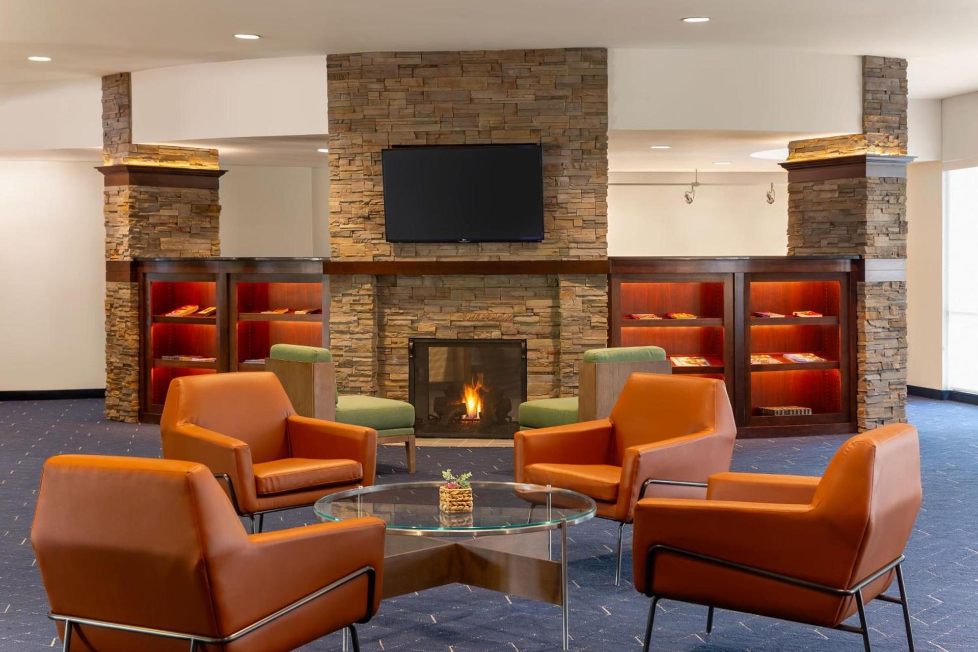 Courtyard by Marriott Madison West / Middleton photo 10