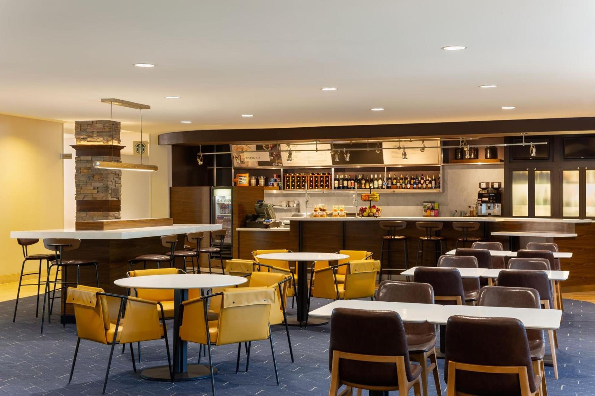 Courtyard by Marriott Madison West / Middleton photo 40