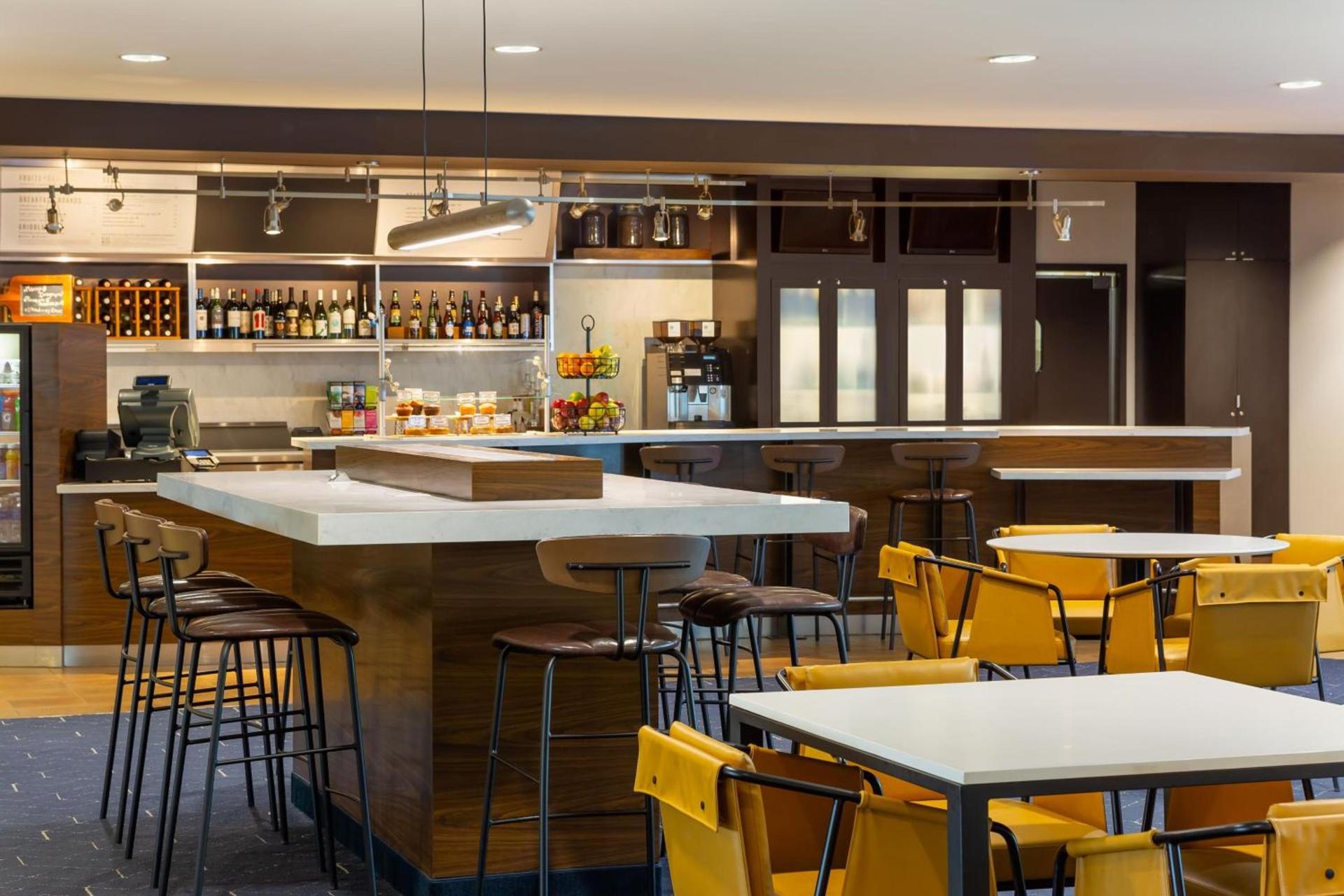 Courtyard by Marriott Madison West / Middleton photo 41