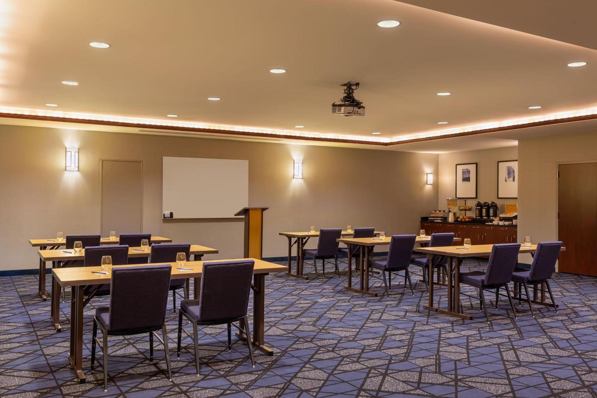 Courtyard by Marriott Madison West / Middleton photo 53
