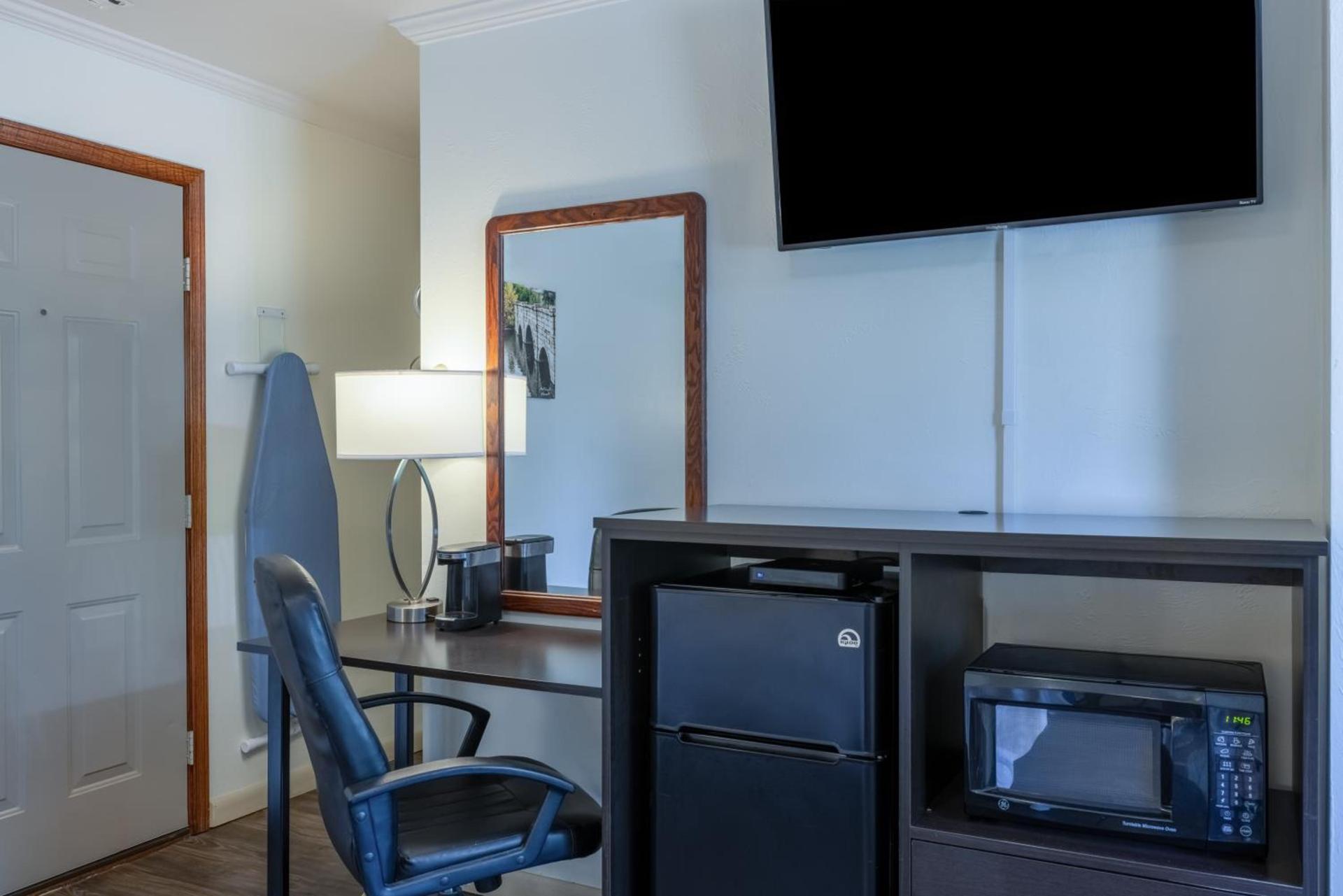 Travelodge by Wyndham Livingston photo 53