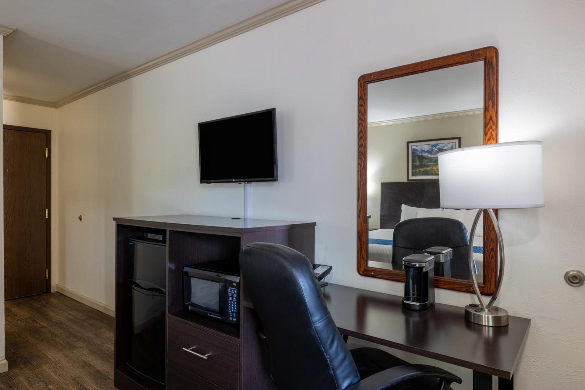 Travelodge by Wyndham Livingston photo 64