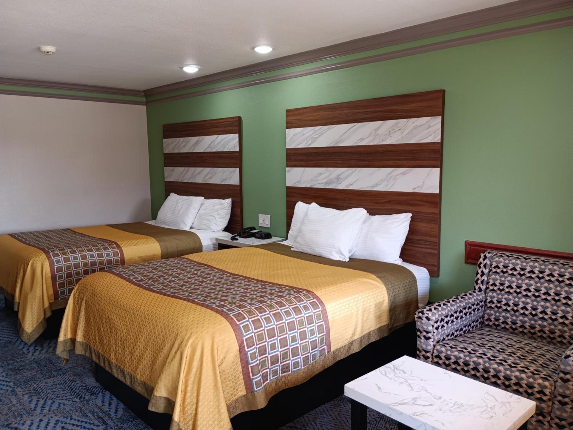Americas Best Value Inn & Suites-Alvin/Houston photo 25