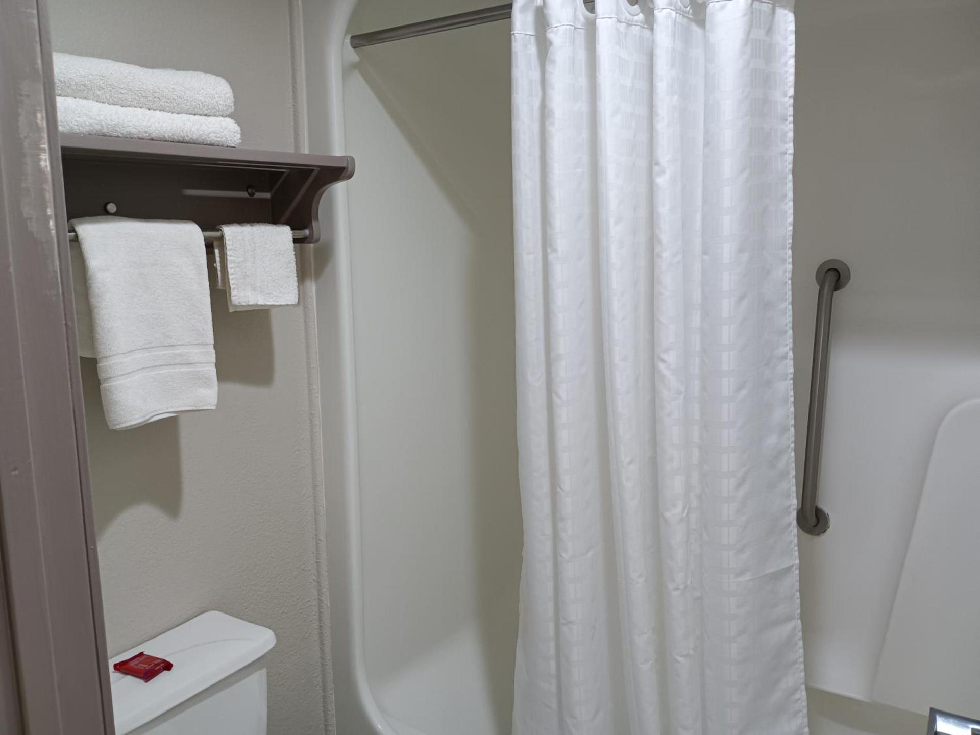 Americas Best Value Inn & Suites-Alvin/Houston photo 28