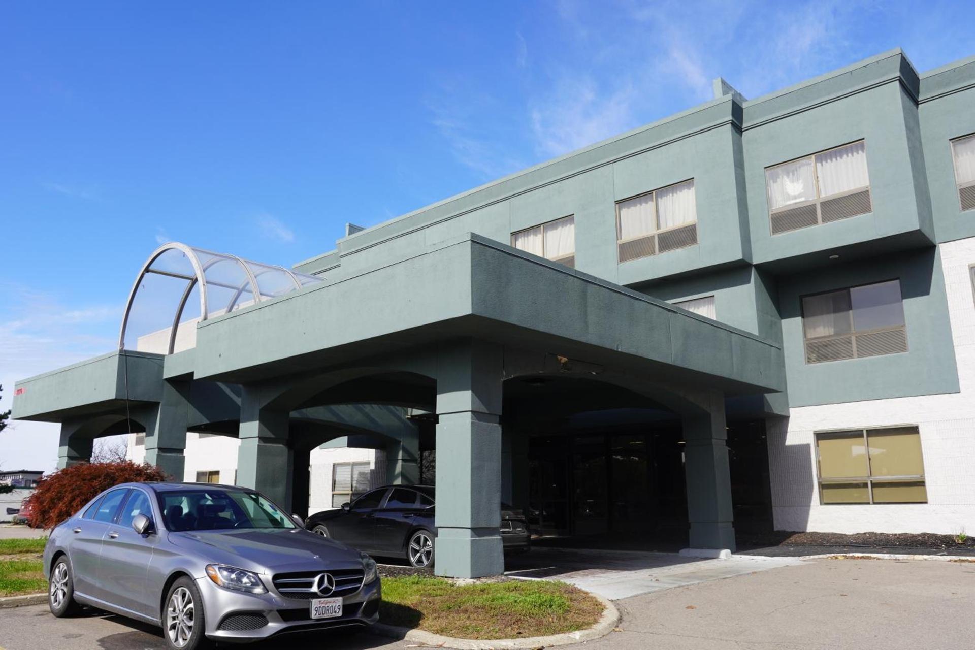 American Inn & Suites photo 25