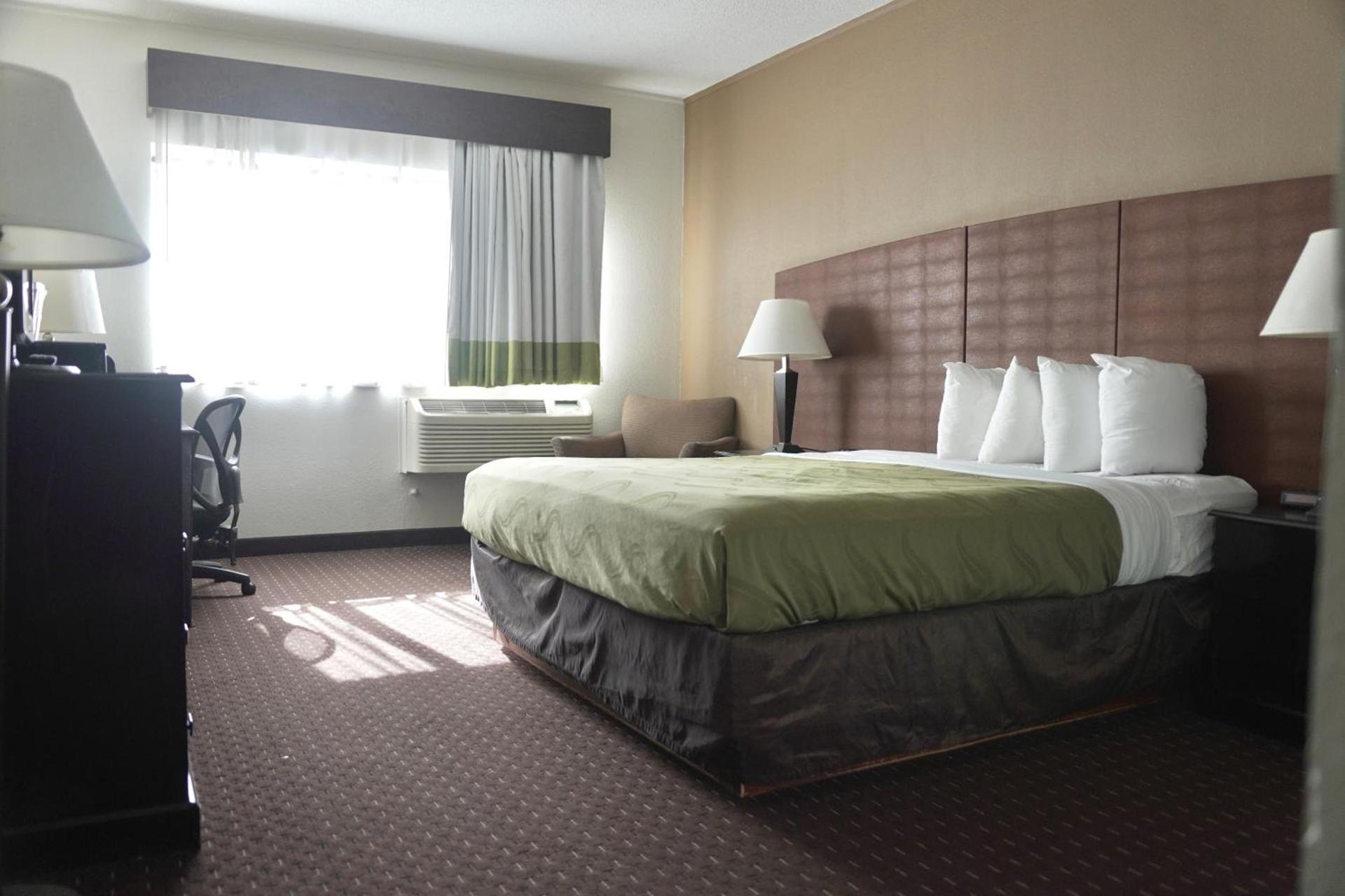 American Inn & Suites photo 39
